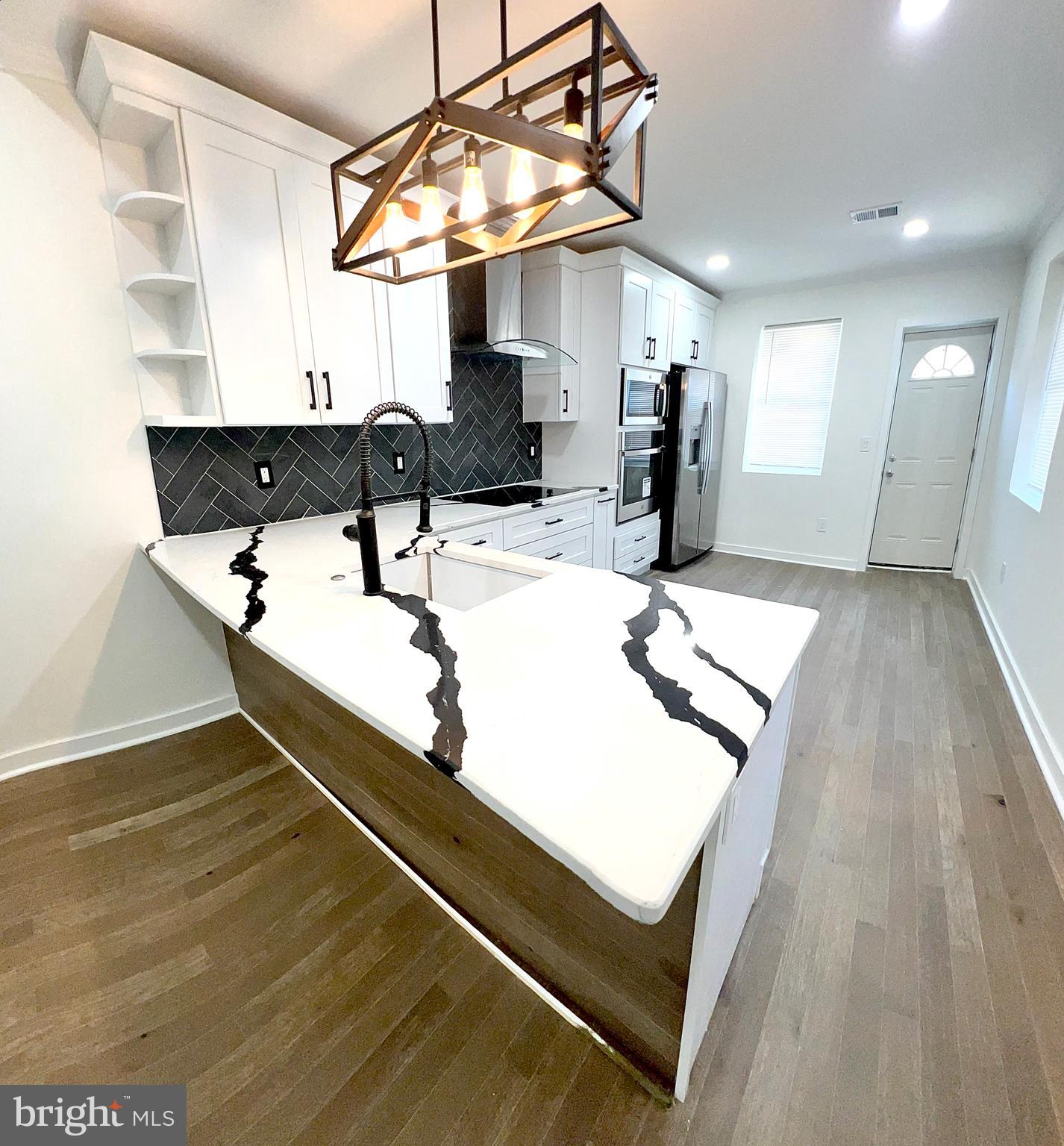 KENSINGTON - Residential