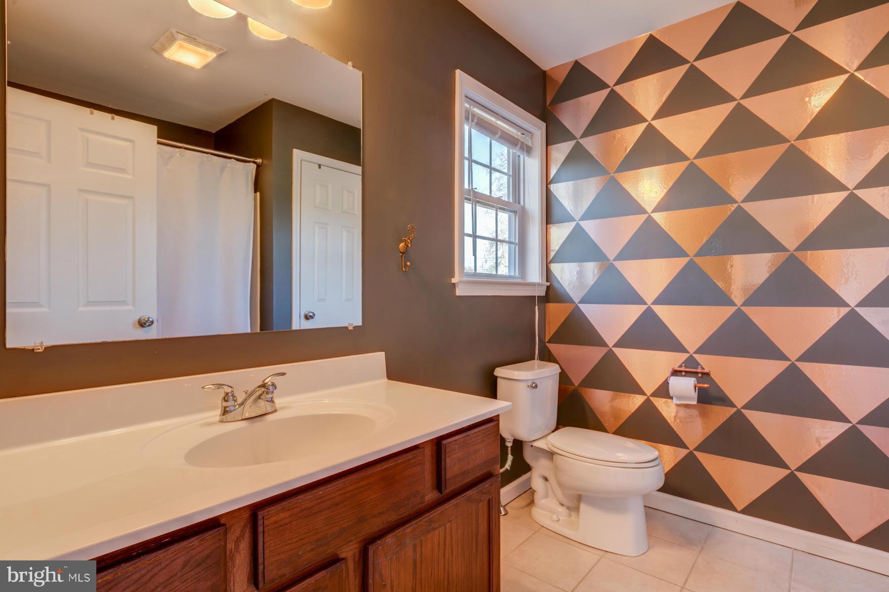 ADDISON HEIGHTS - Residential