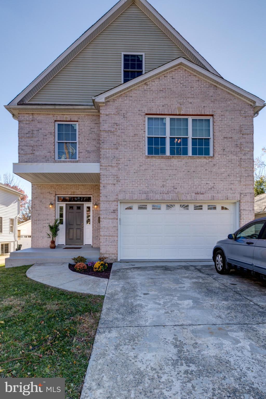 ADDISON HEIGHTS - Residential