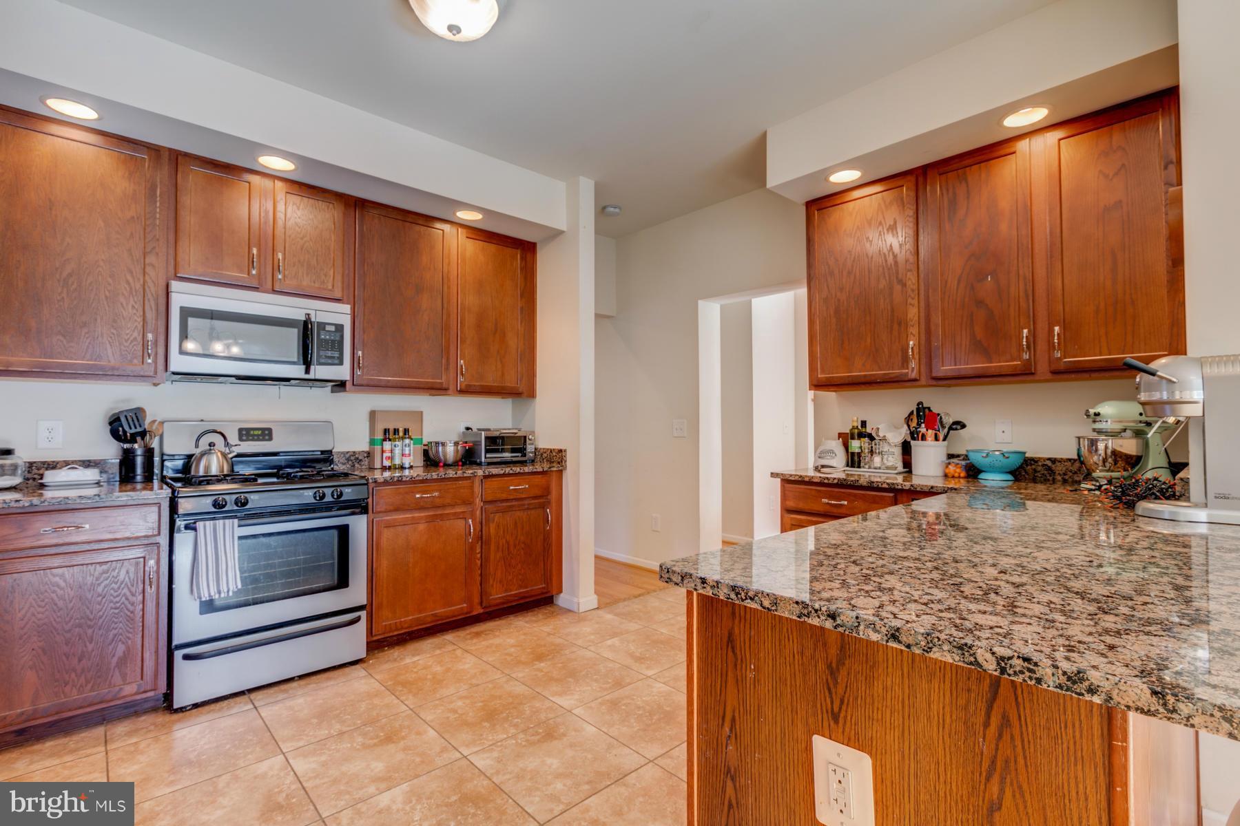 ADDISON HEIGHTS - Residential