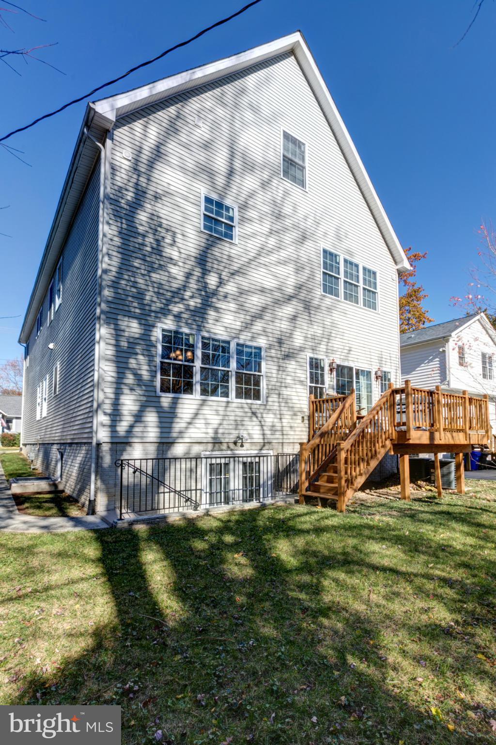 ADDISON HEIGHTS - Residential