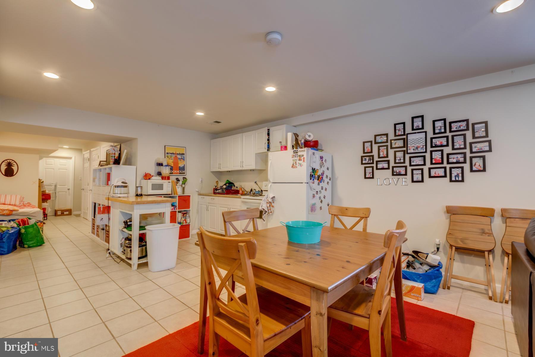 ADDISON HEIGHTS - Residential