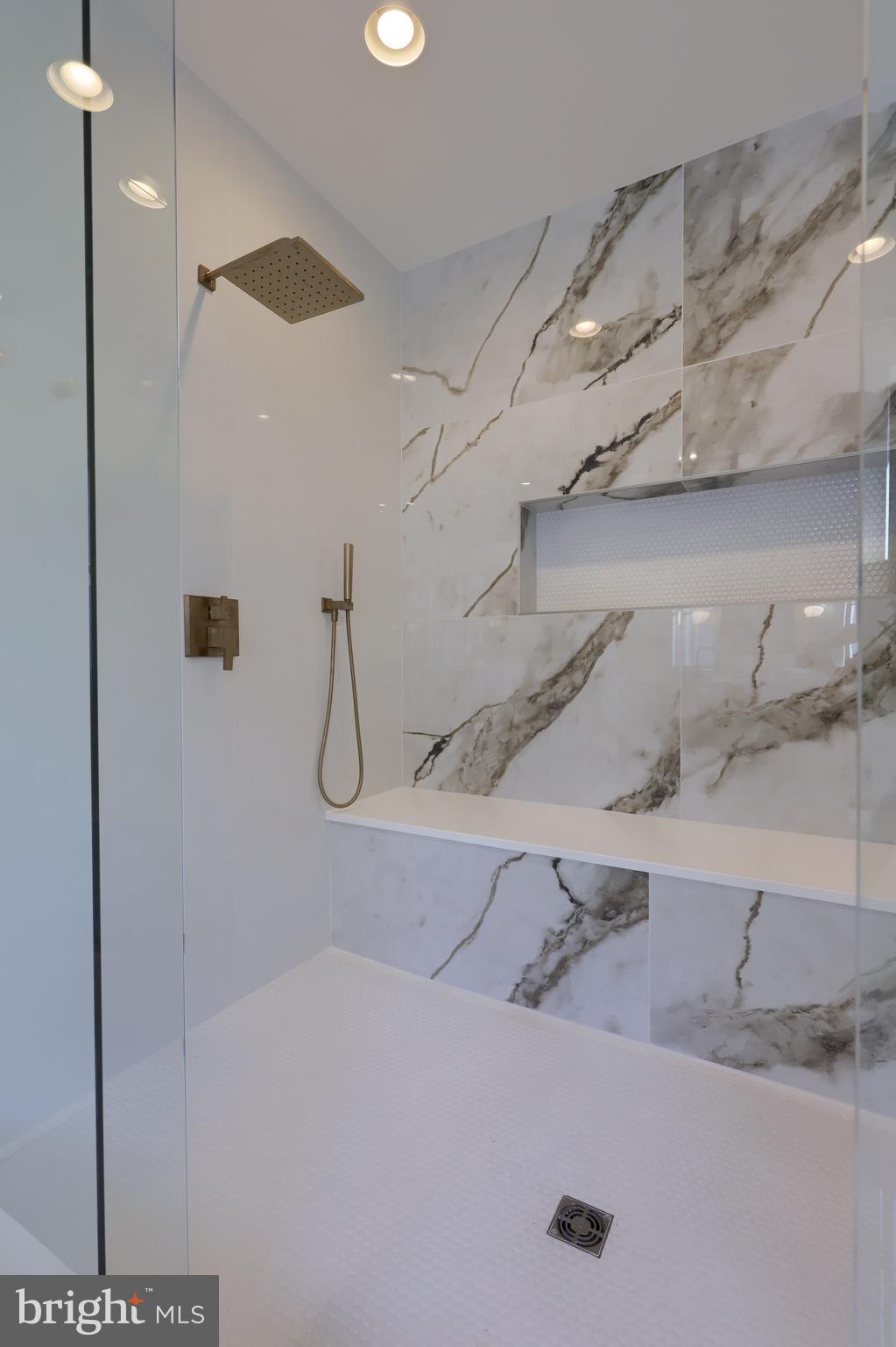 HAYDN MANOR - Residential