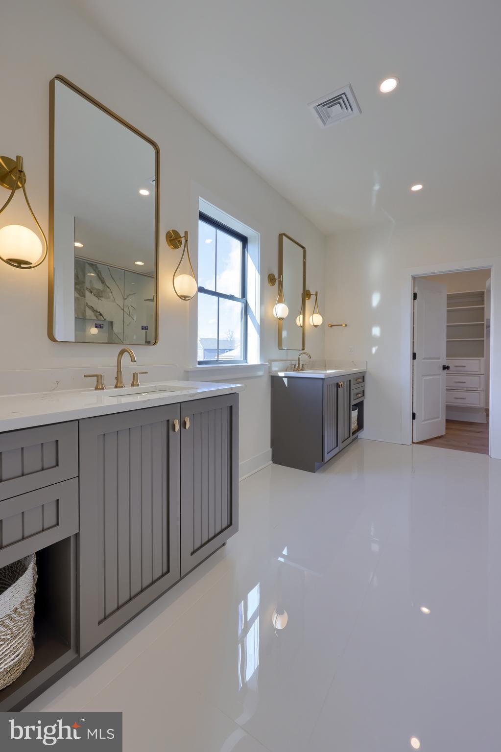 HAYDN MANOR - Residential