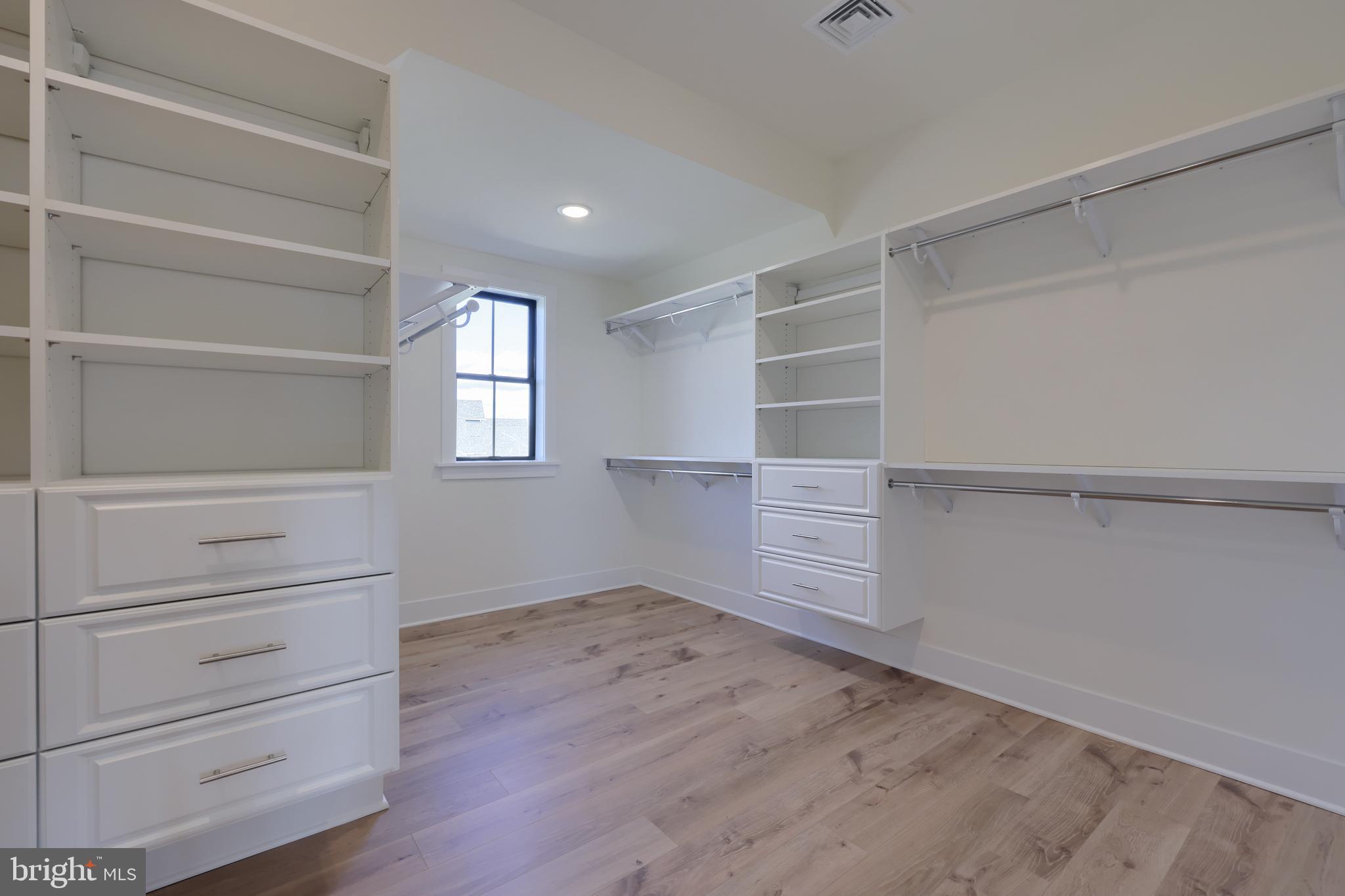 HAYDN MANOR - Residential