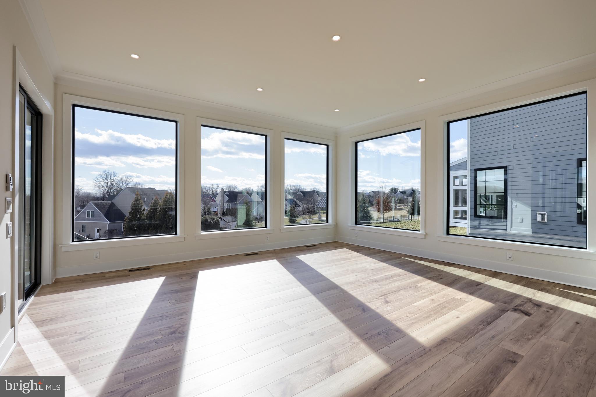 HAYDN MANOR - Residential