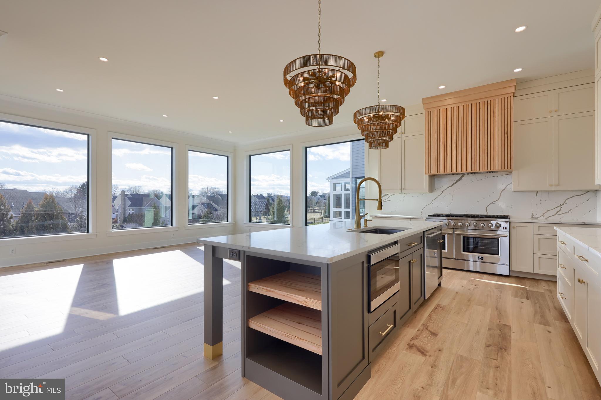 HAYDN MANOR - Residential