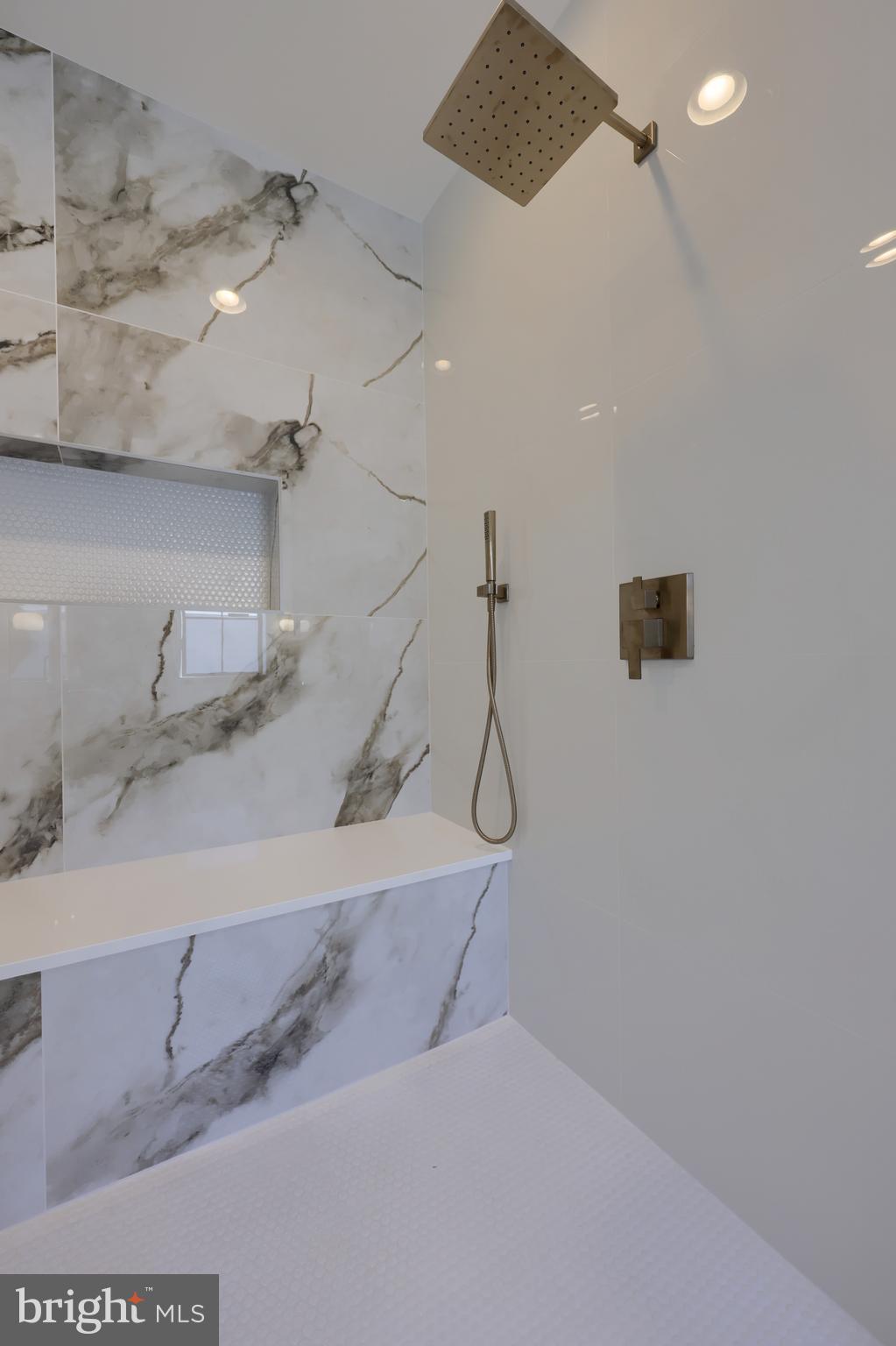 HAYDN MANOR - Residential