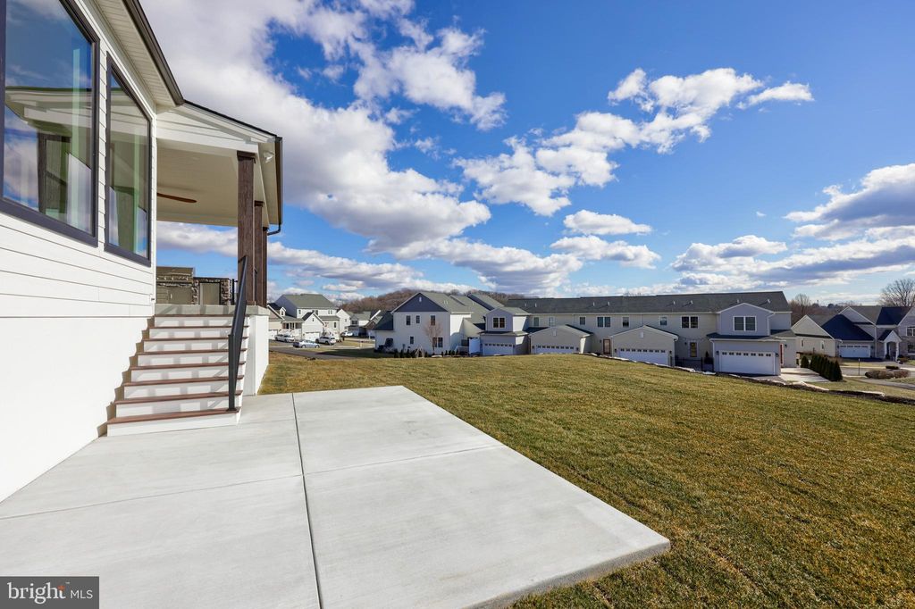 Photo of 2528 Crowfoot Ln #40, EAST PETERSBURG, PA 17520 (MLS # PALA2058438)