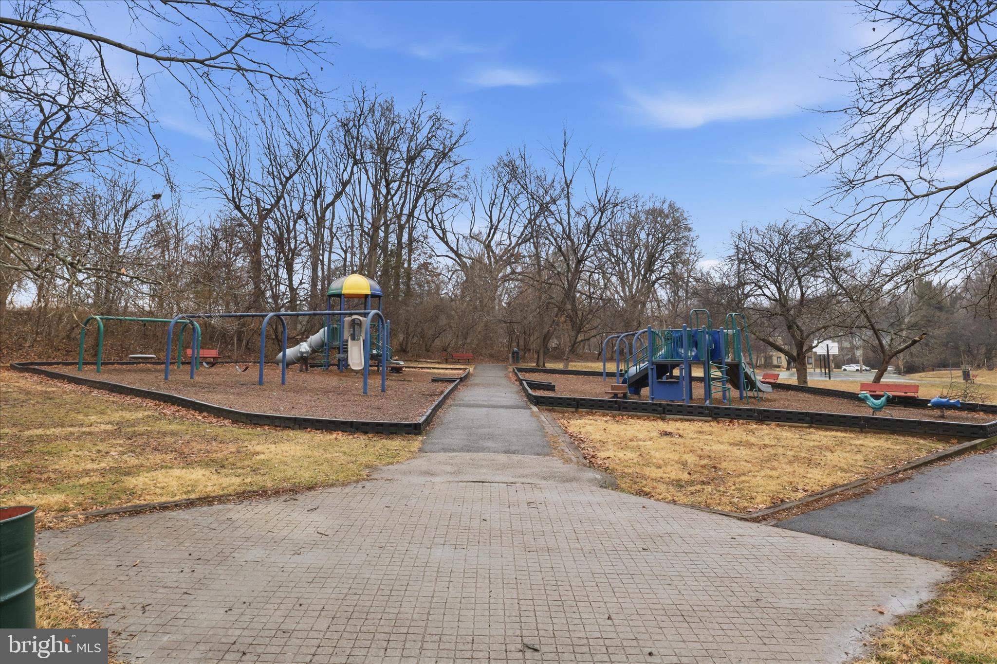 VISTAS OF VIENNA CONDOMINIUMS - Residential