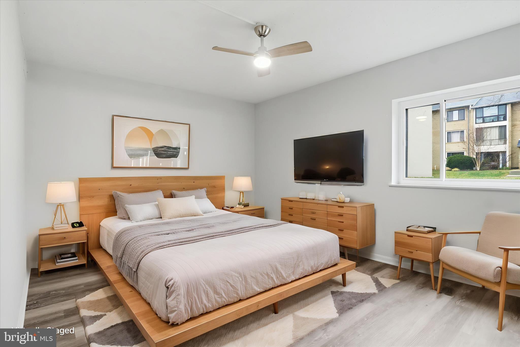 VISTAS OF VIENNA CONDOMINIUMS - Residential