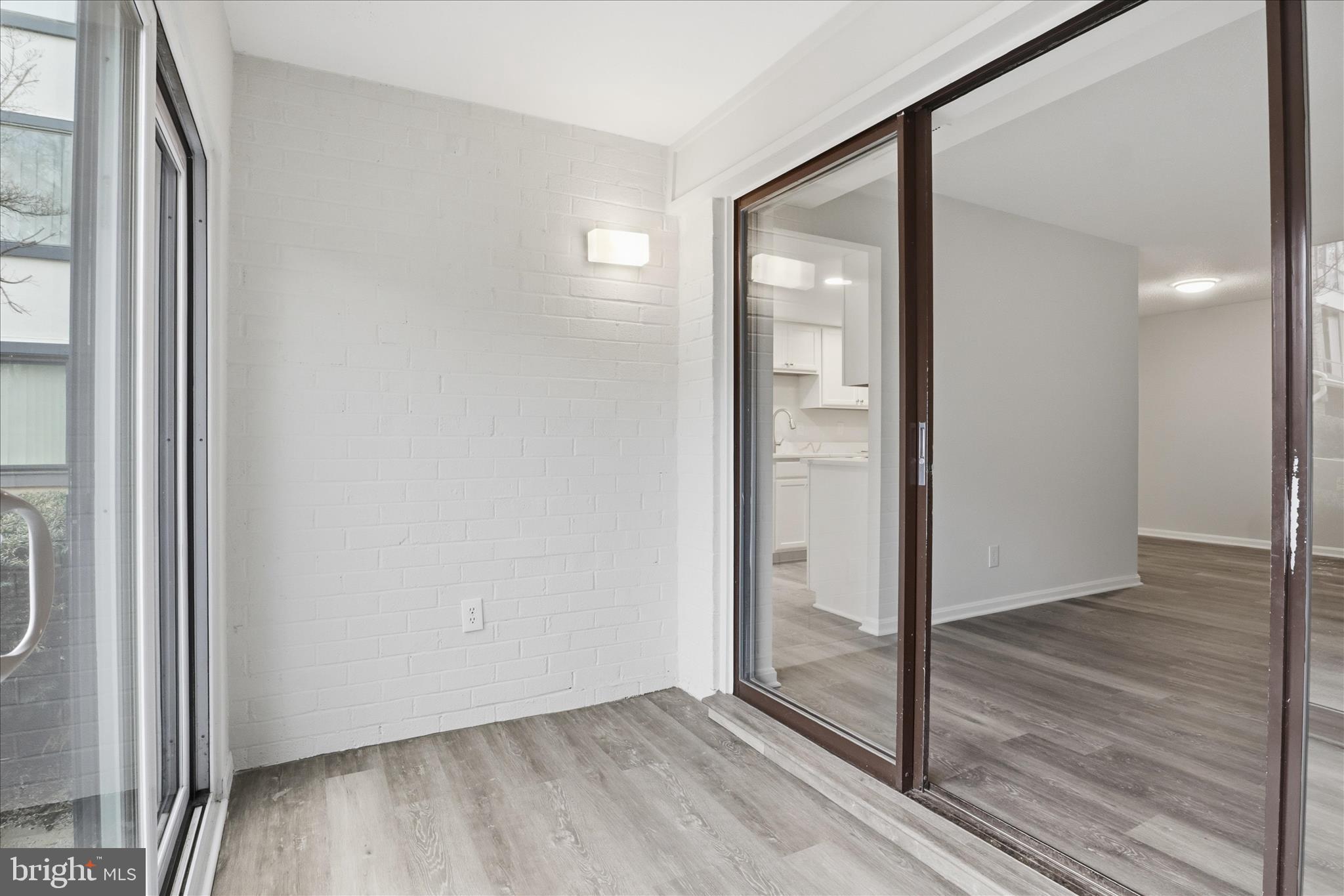 VISTAS OF VIENNA CONDOMINIUMS - Residential