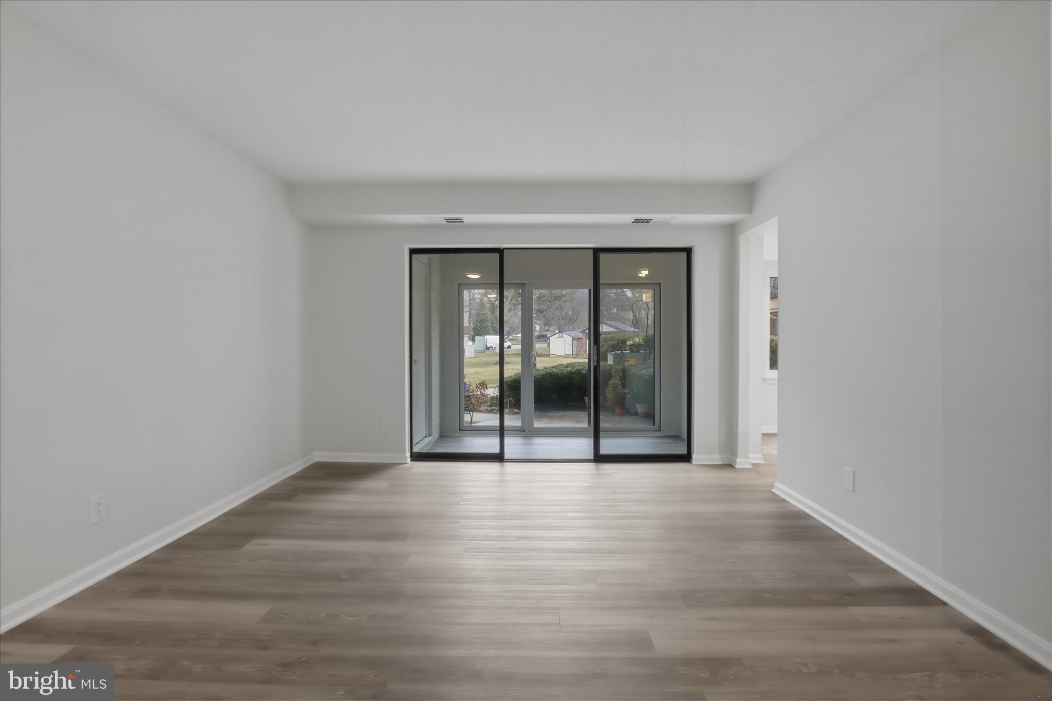 VISTAS OF VIENNA CONDOMINIUMS - Residential