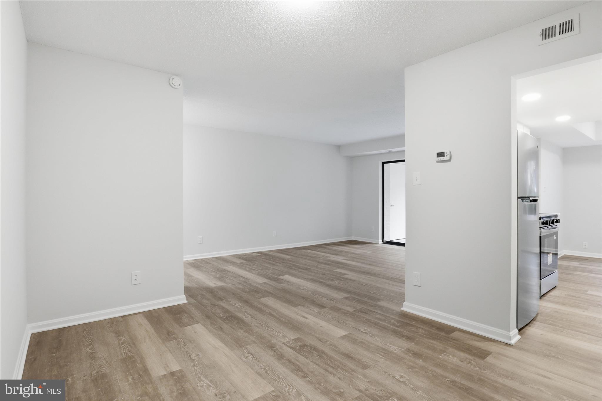 VISTAS OF VIENNA CONDOMINIUMS - Residential