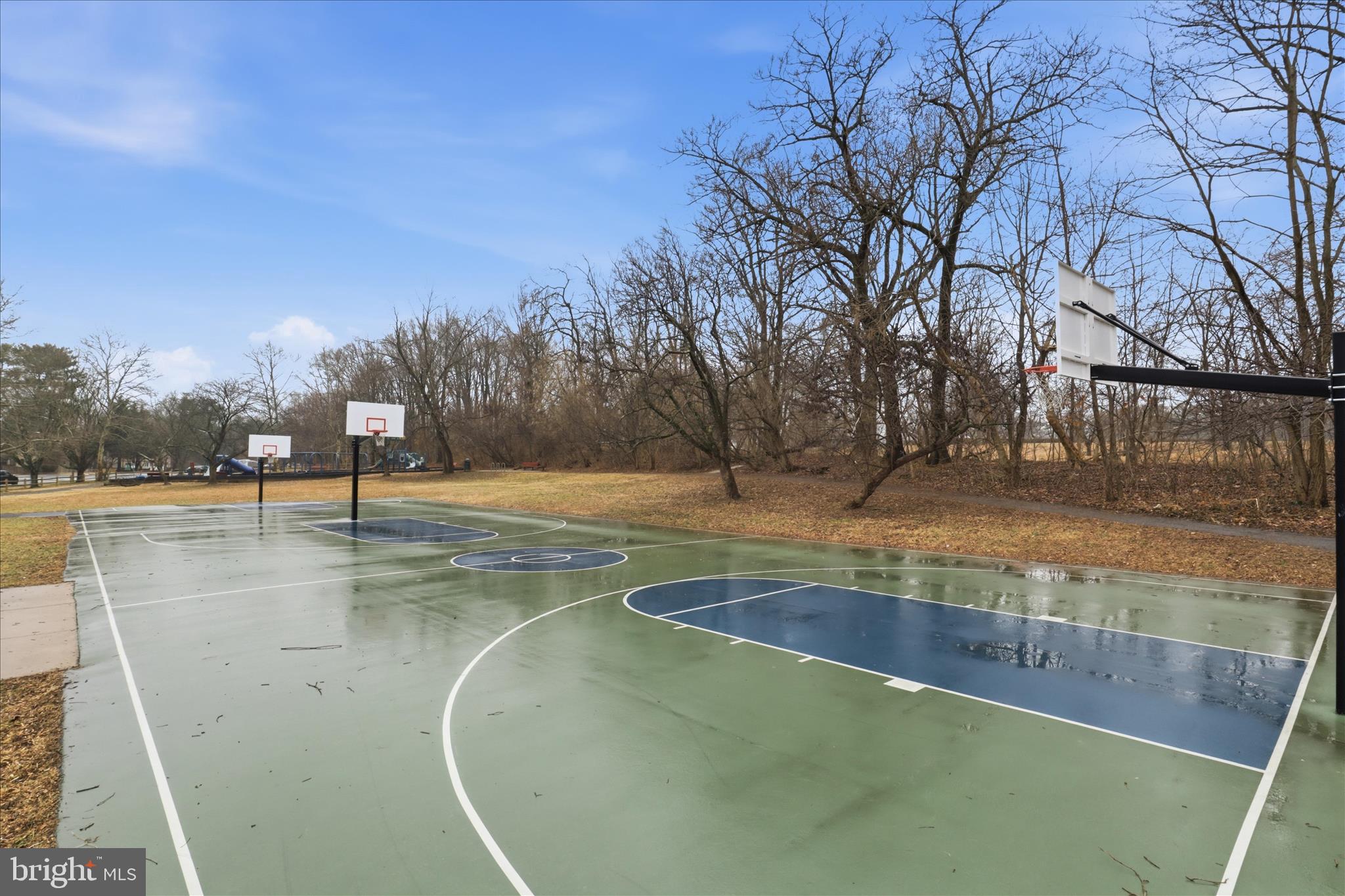 VISTAS OF VIENNA CONDOMINIUMS - Residential