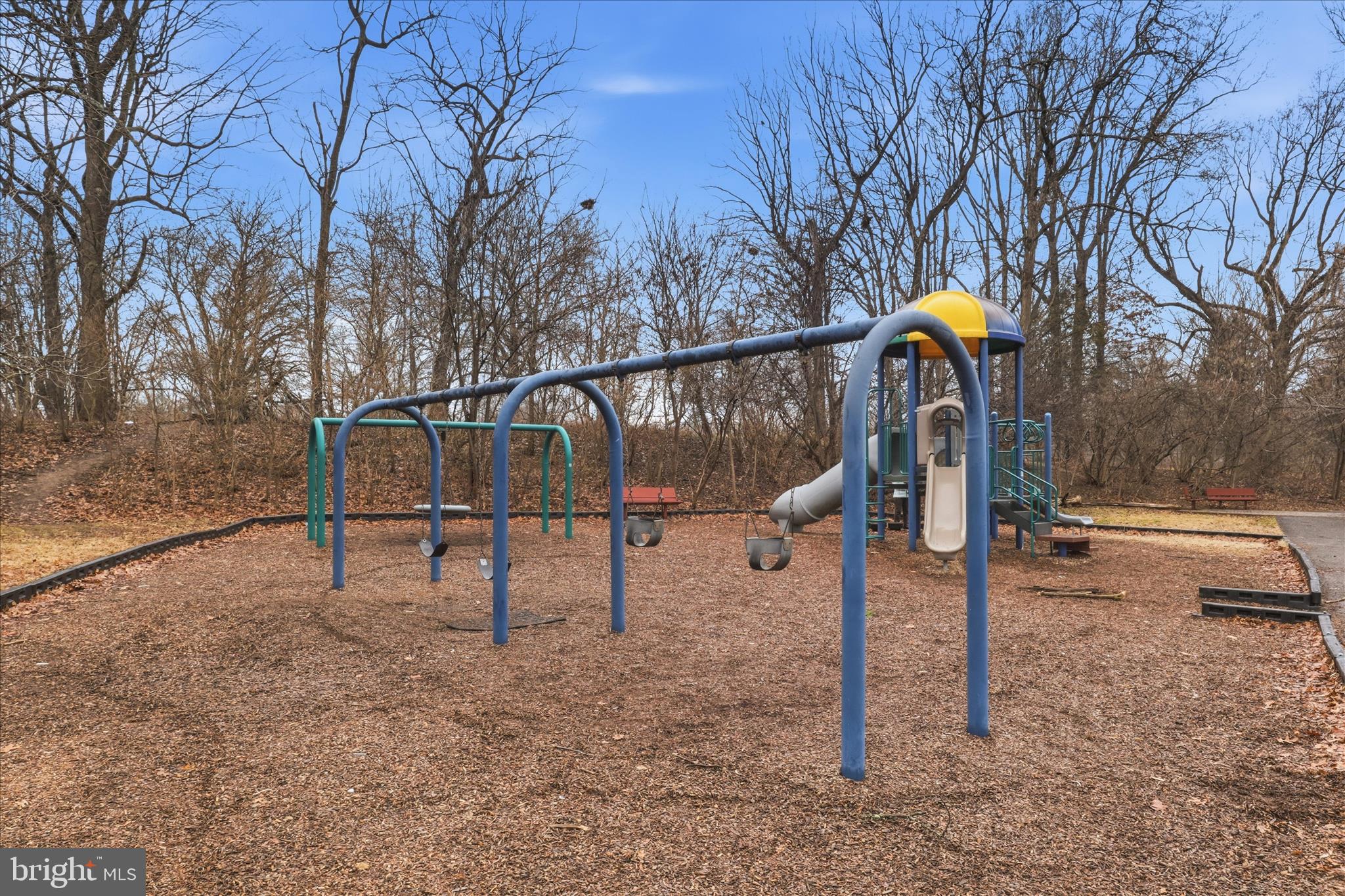 VISTAS OF VIENNA CONDOMINIUMS - Residential