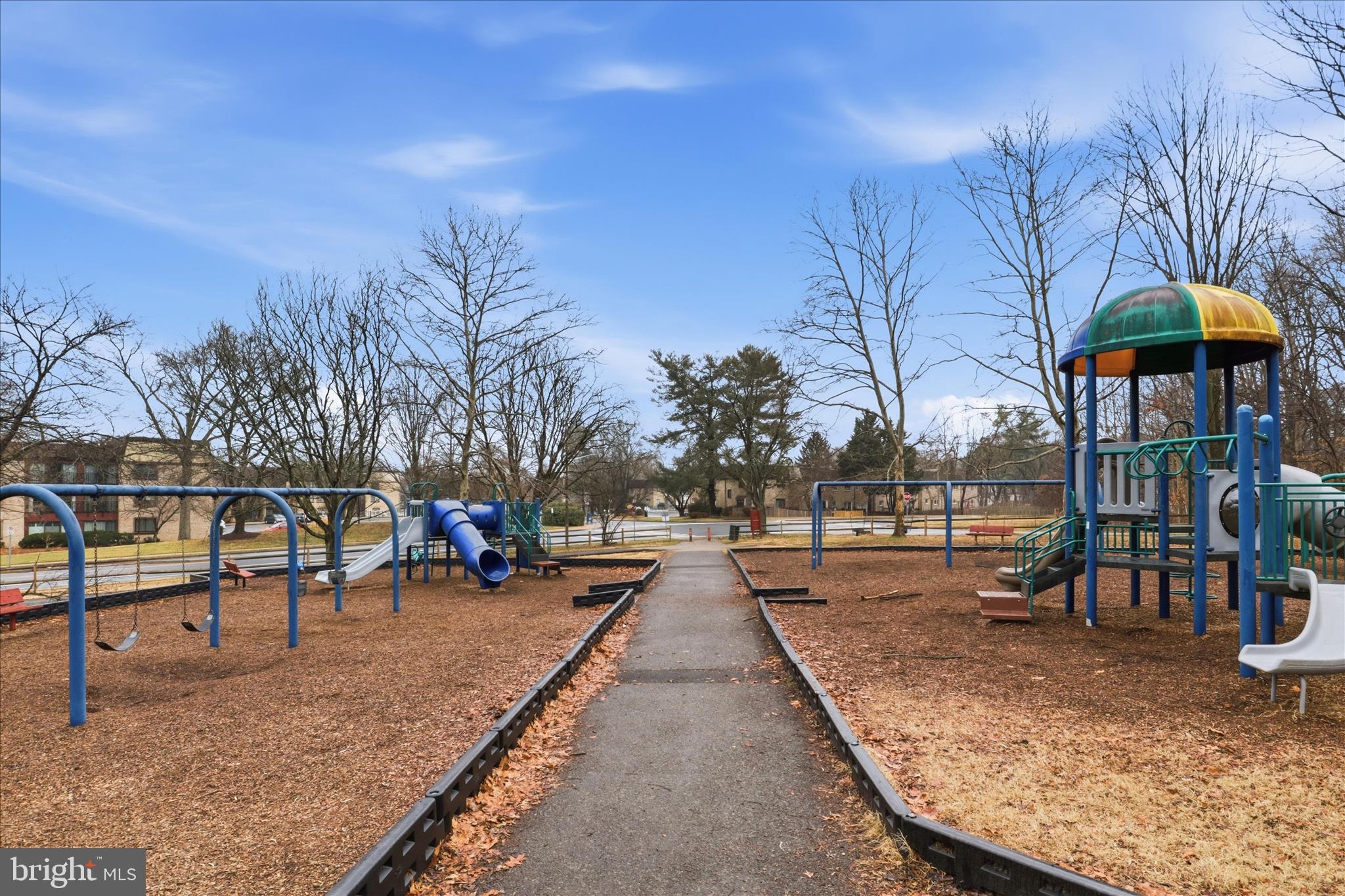 VISTAS OF VIENNA CONDOMINIUMS - Residential