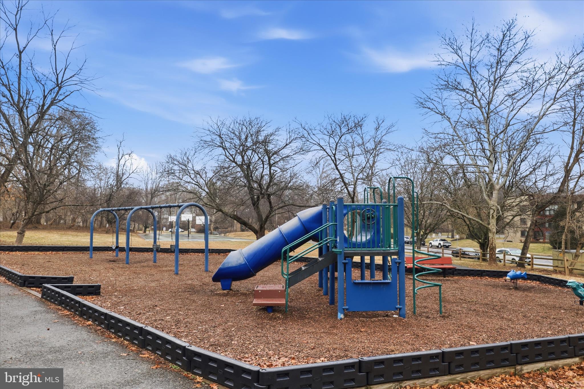 VISTAS OF VIENNA CONDOMINIUMS - Residential