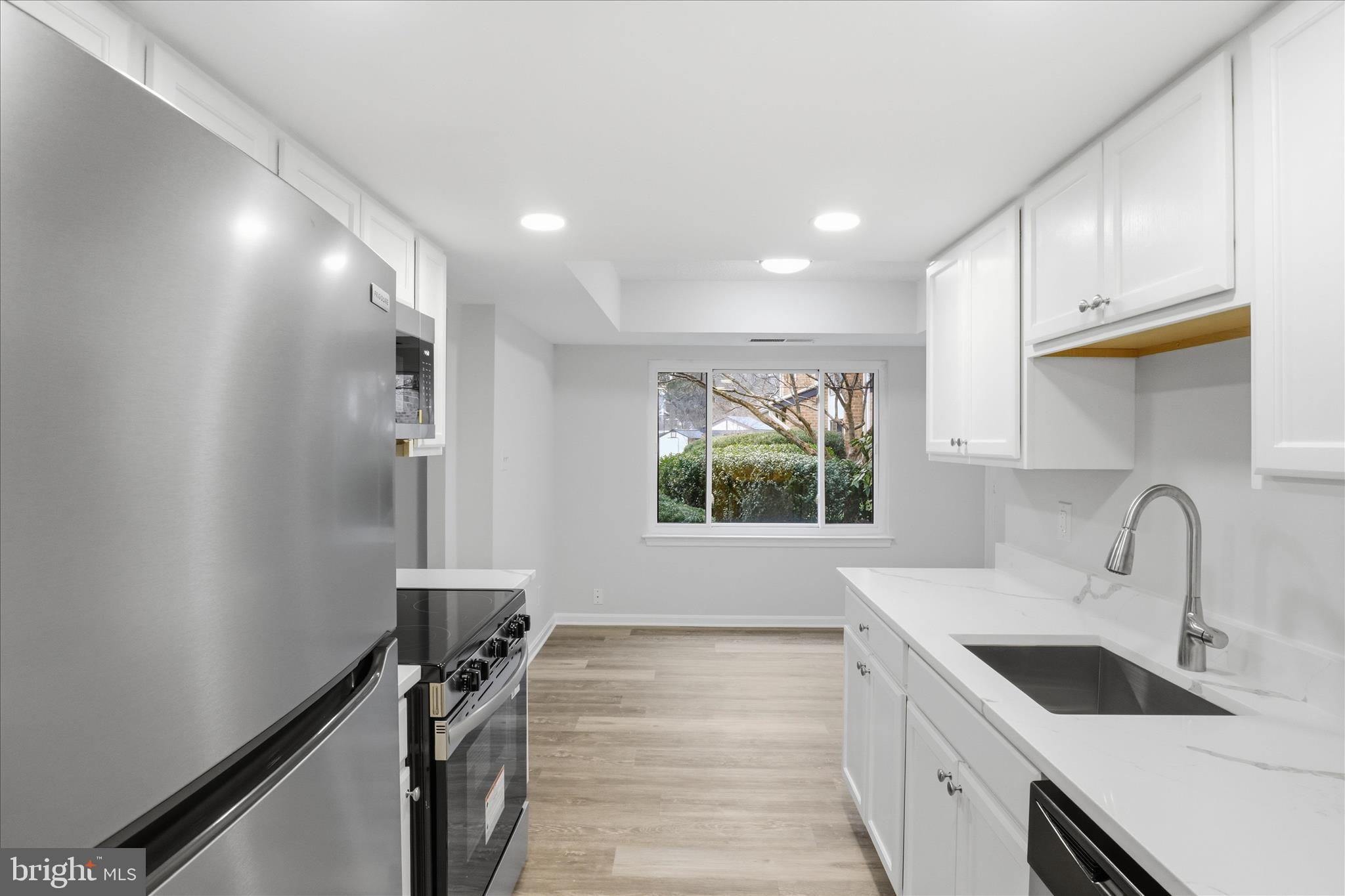 VISTAS OF VIENNA CONDOMINIUMS - Residential