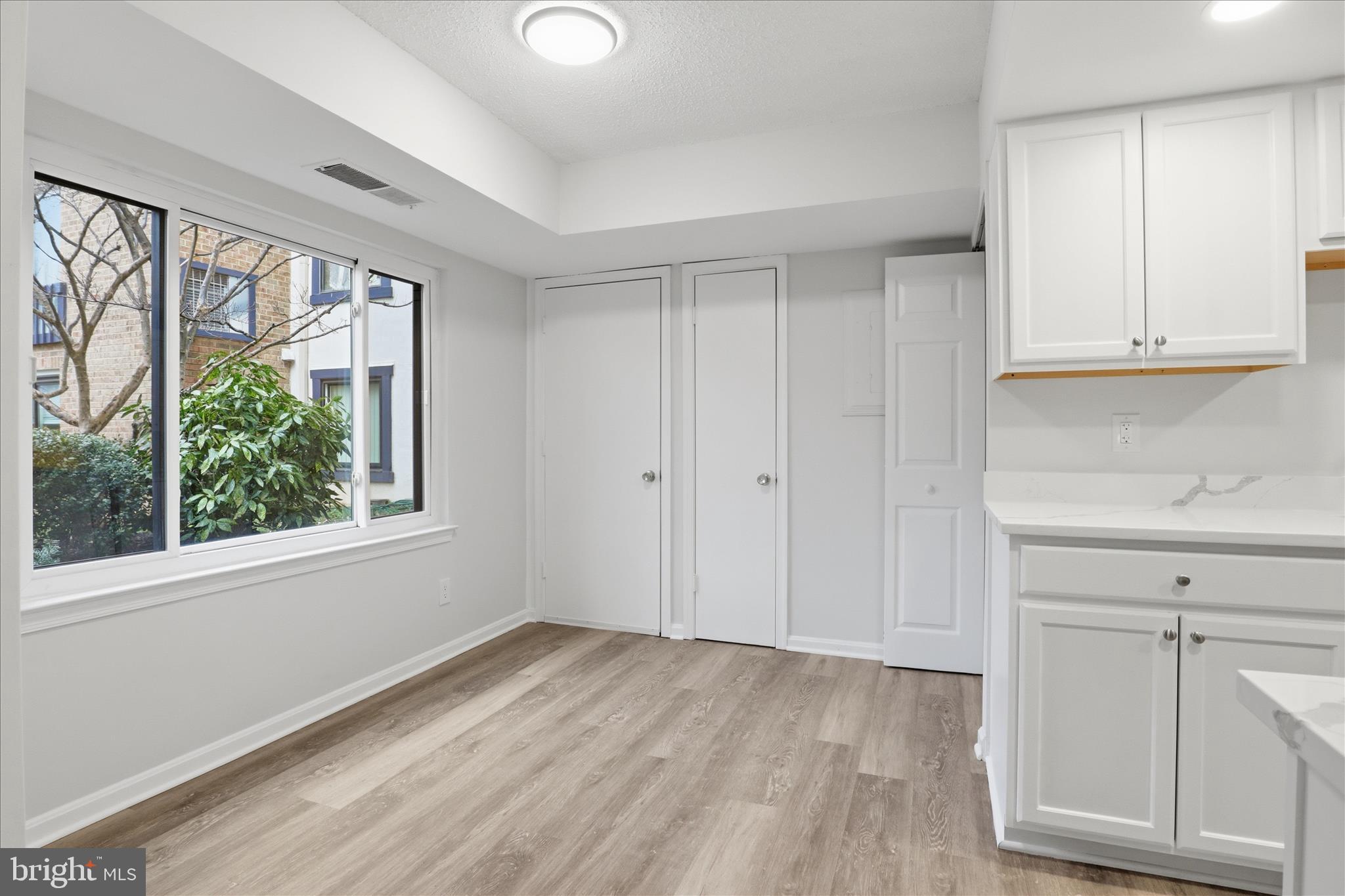 VISTAS OF VIENNA CONDOMINIUMS - Residential