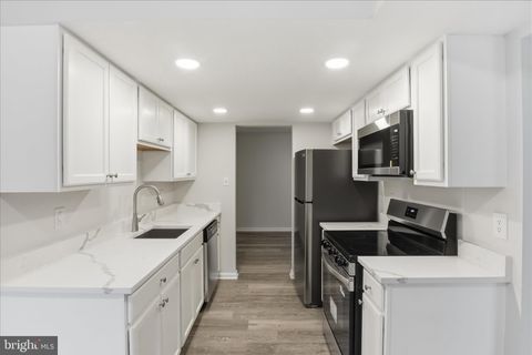 10220 BUSHMAN DRIVE 8203 OAKTON VA 22124