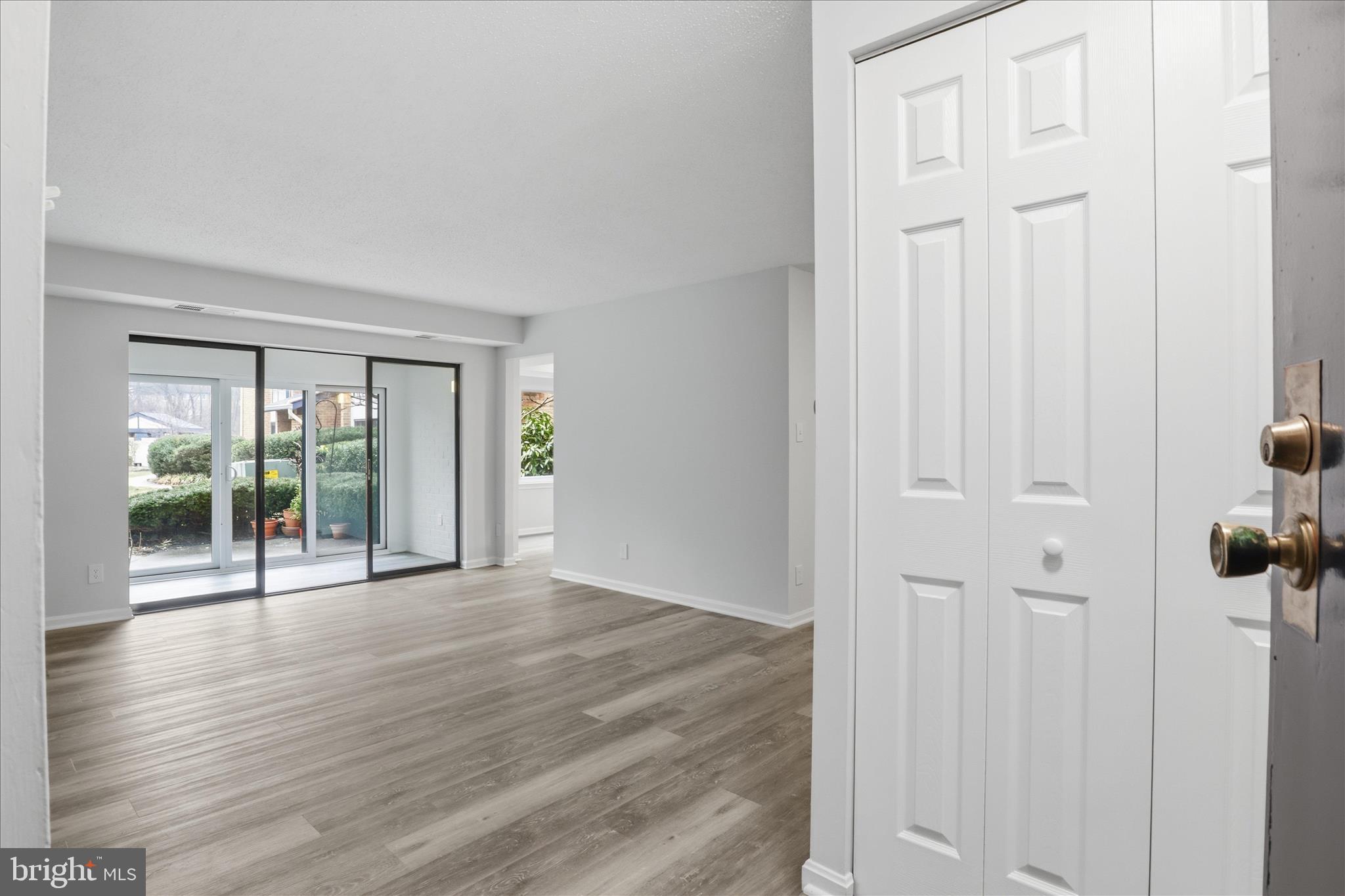 VISTAS OF VIENNA CONDOMINIUMS - Residential