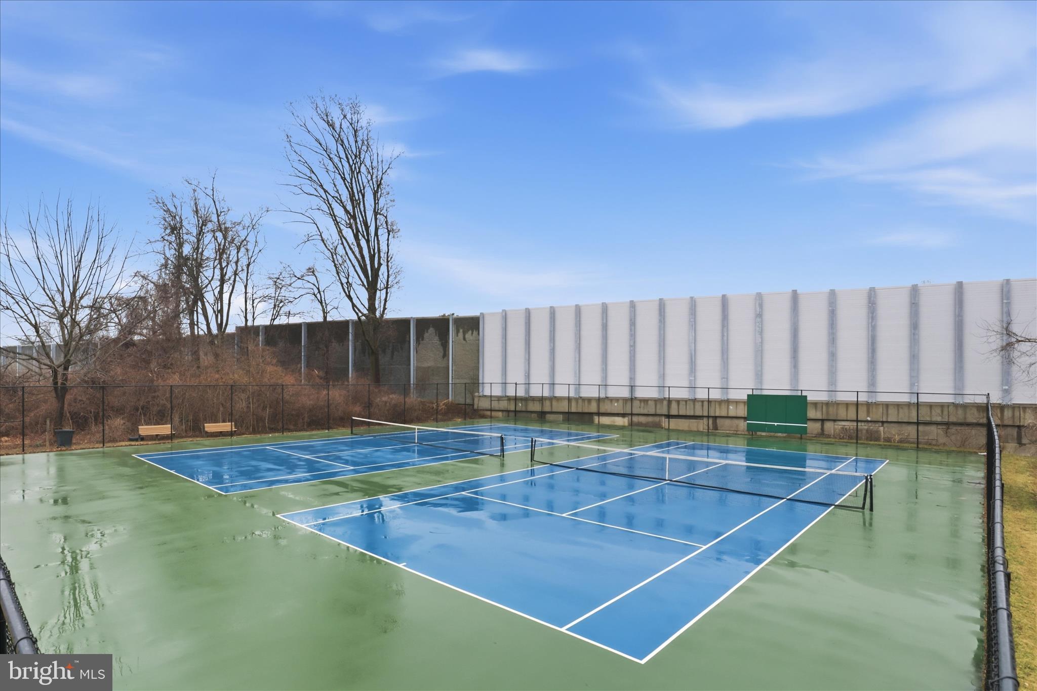 VISTAS OF VIENNA CONDOMINIUMS - Residential