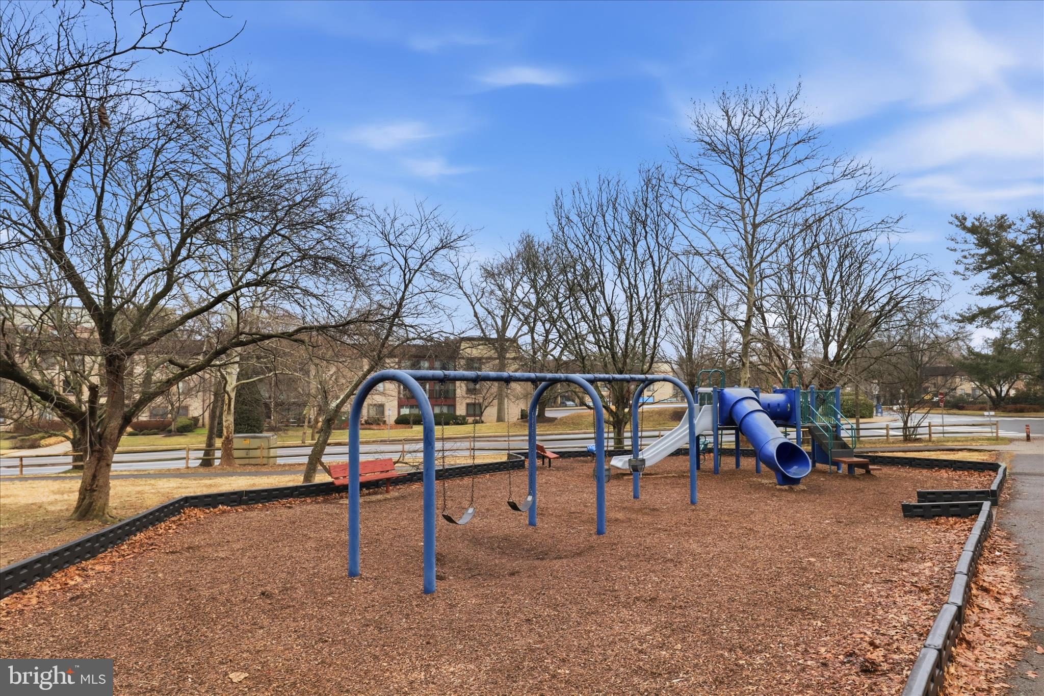 VISTAS OF VIENNA CONDOMINIUMS - Residential