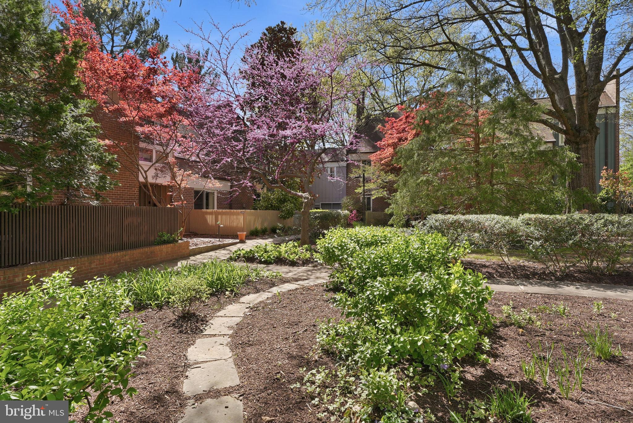 RESTON - Residential