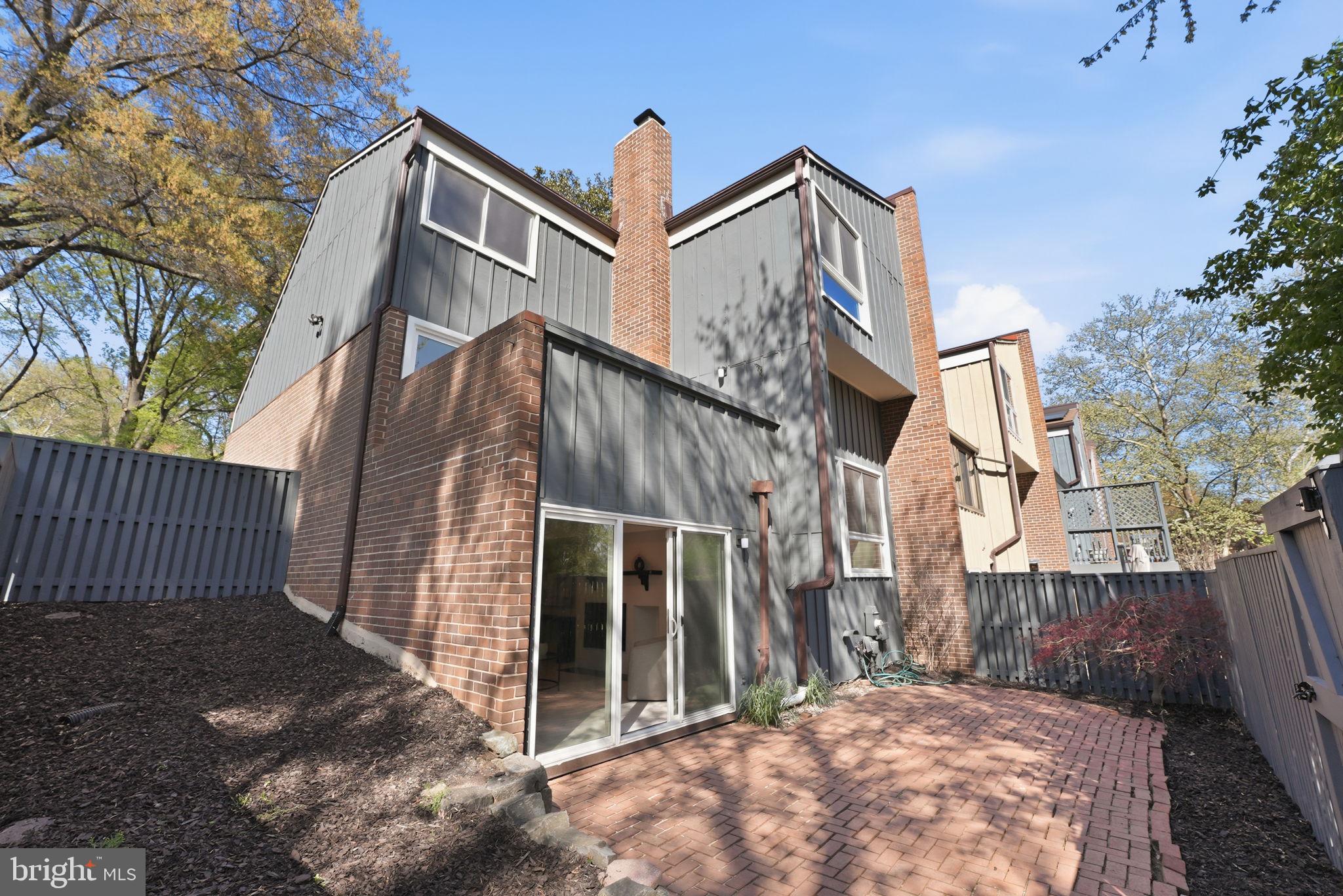 RESTON - Residential