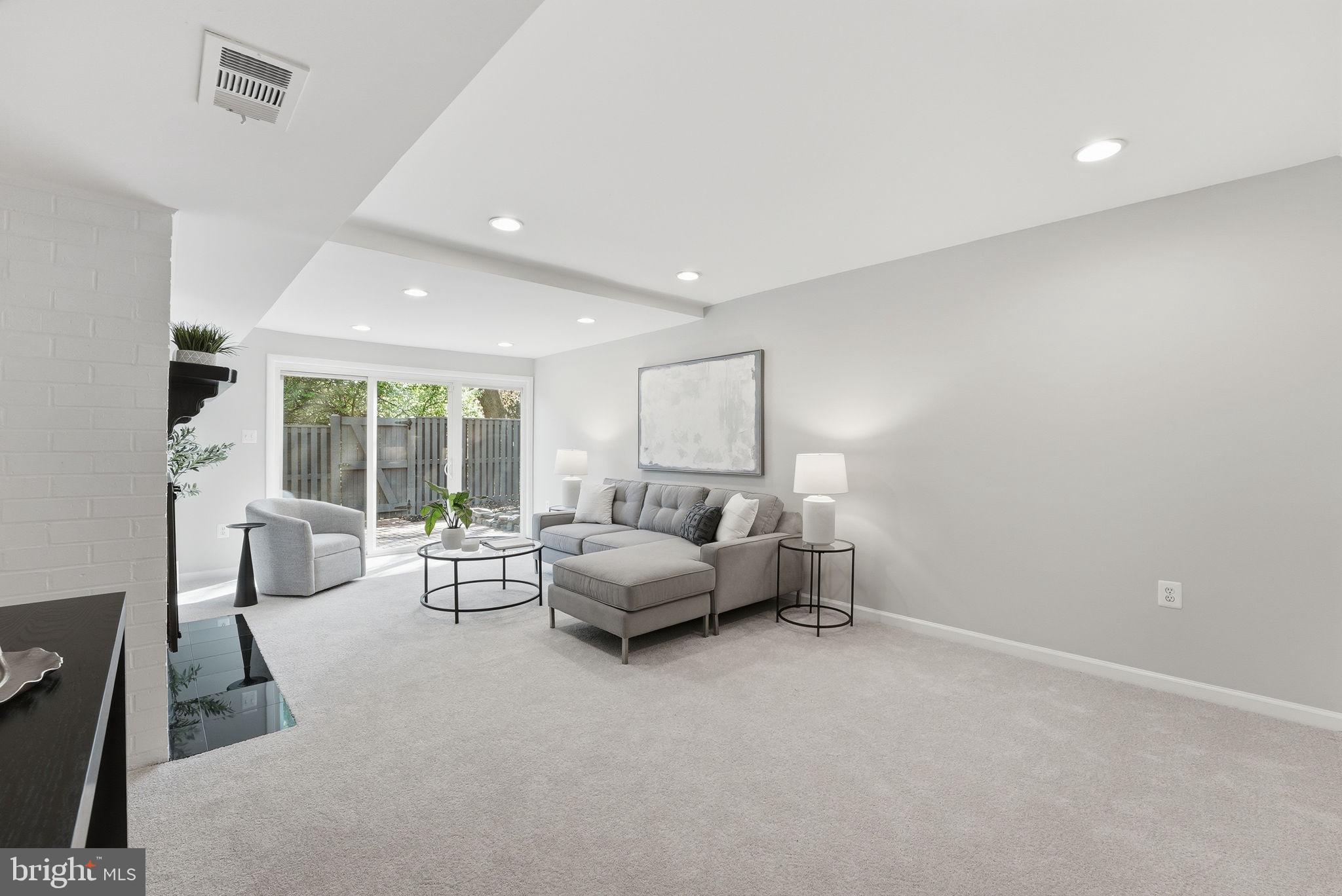 RESTON - Residential