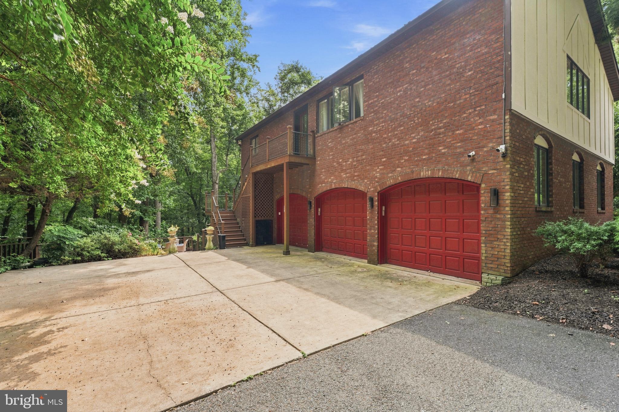 25 HIGHFIELD COURT