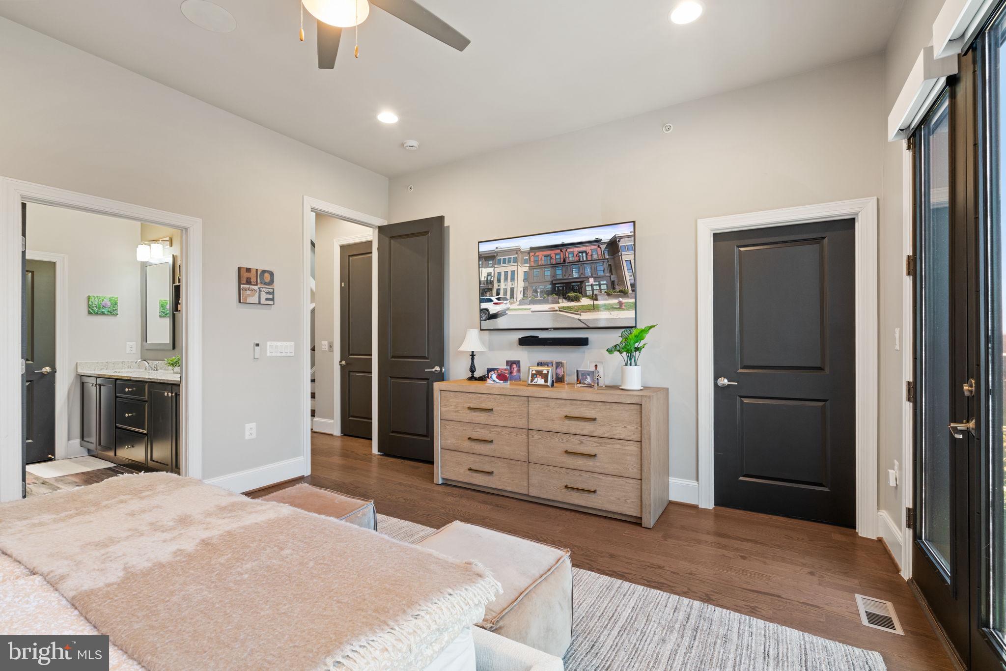 ONE LOUDOUN - Residential