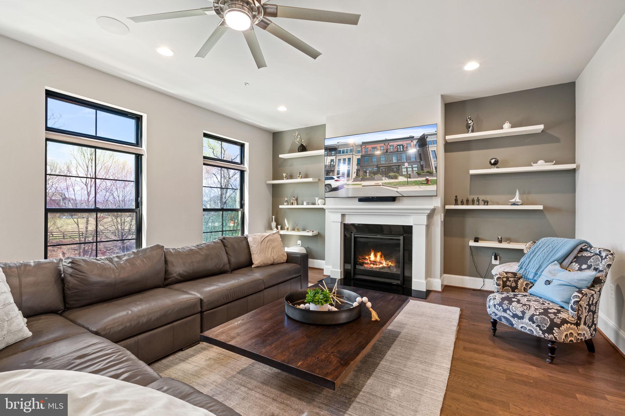 ONE LOUDOUN - Residential