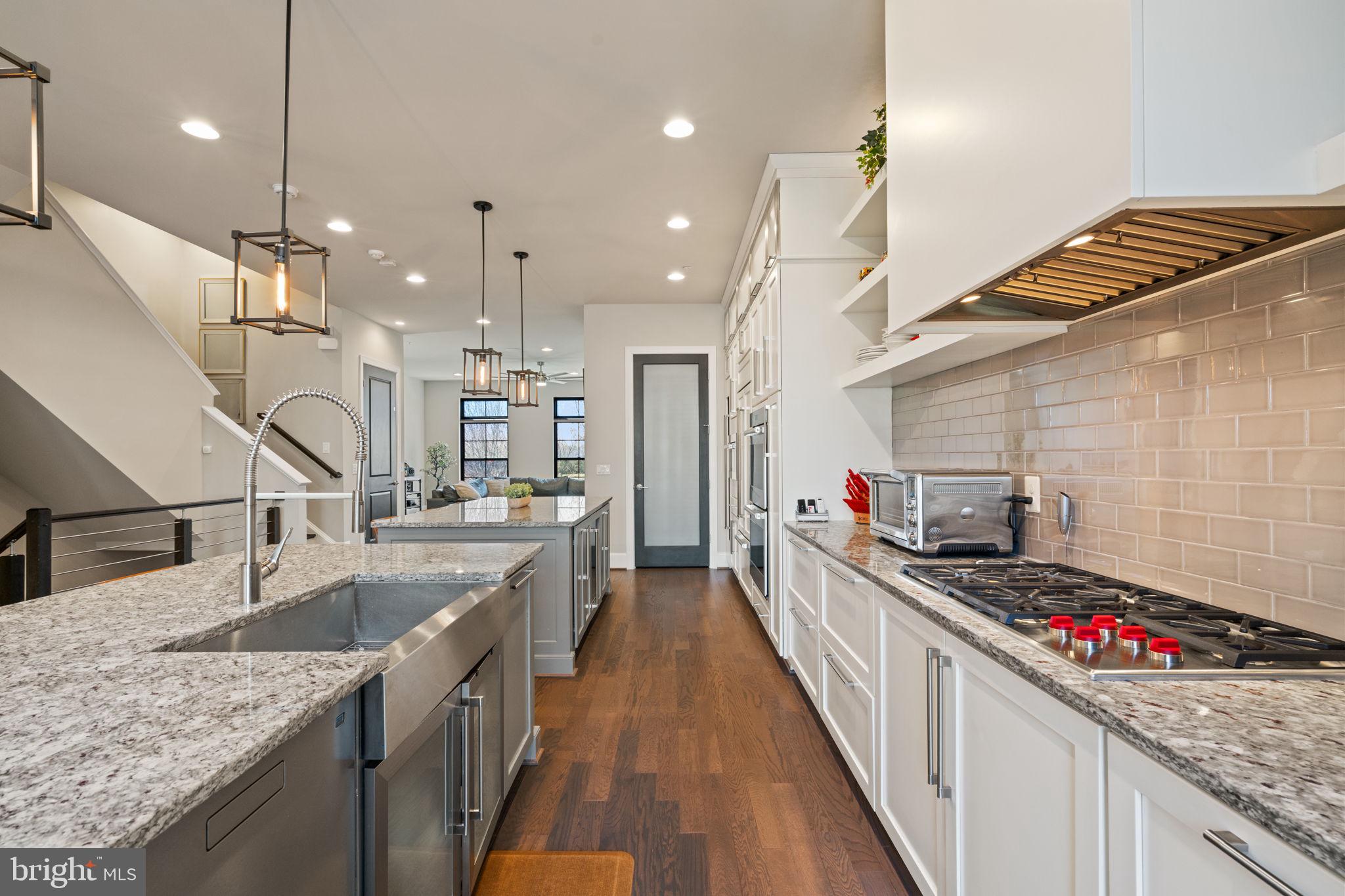 ONE LOUDOUN - Residential