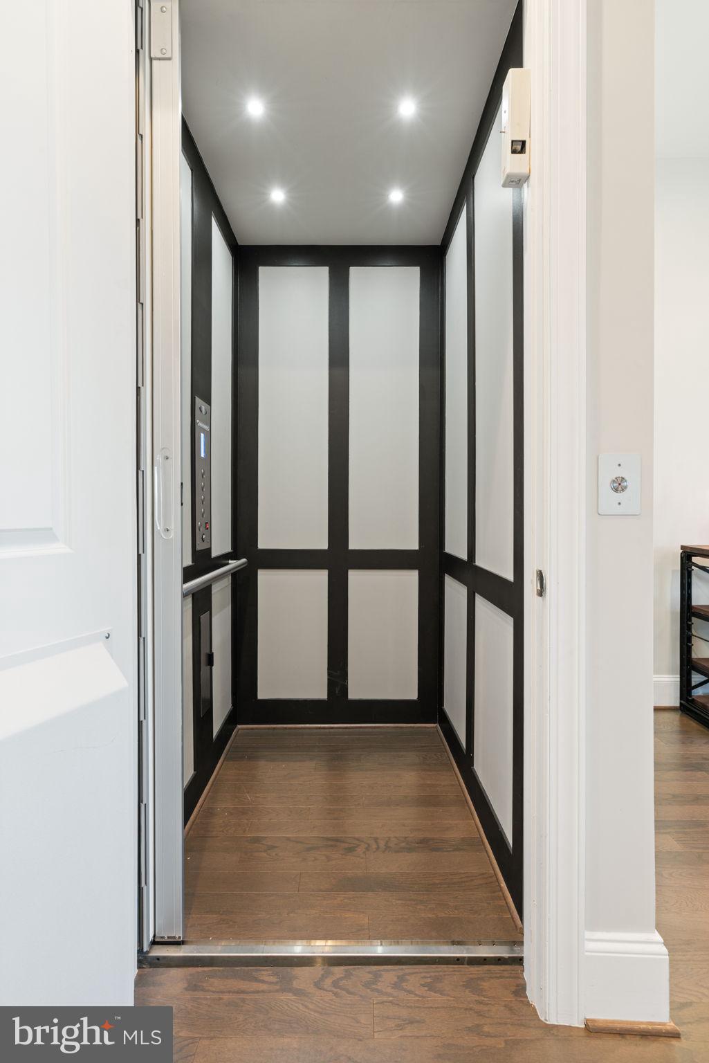 ONE LOUDOUN - Residential