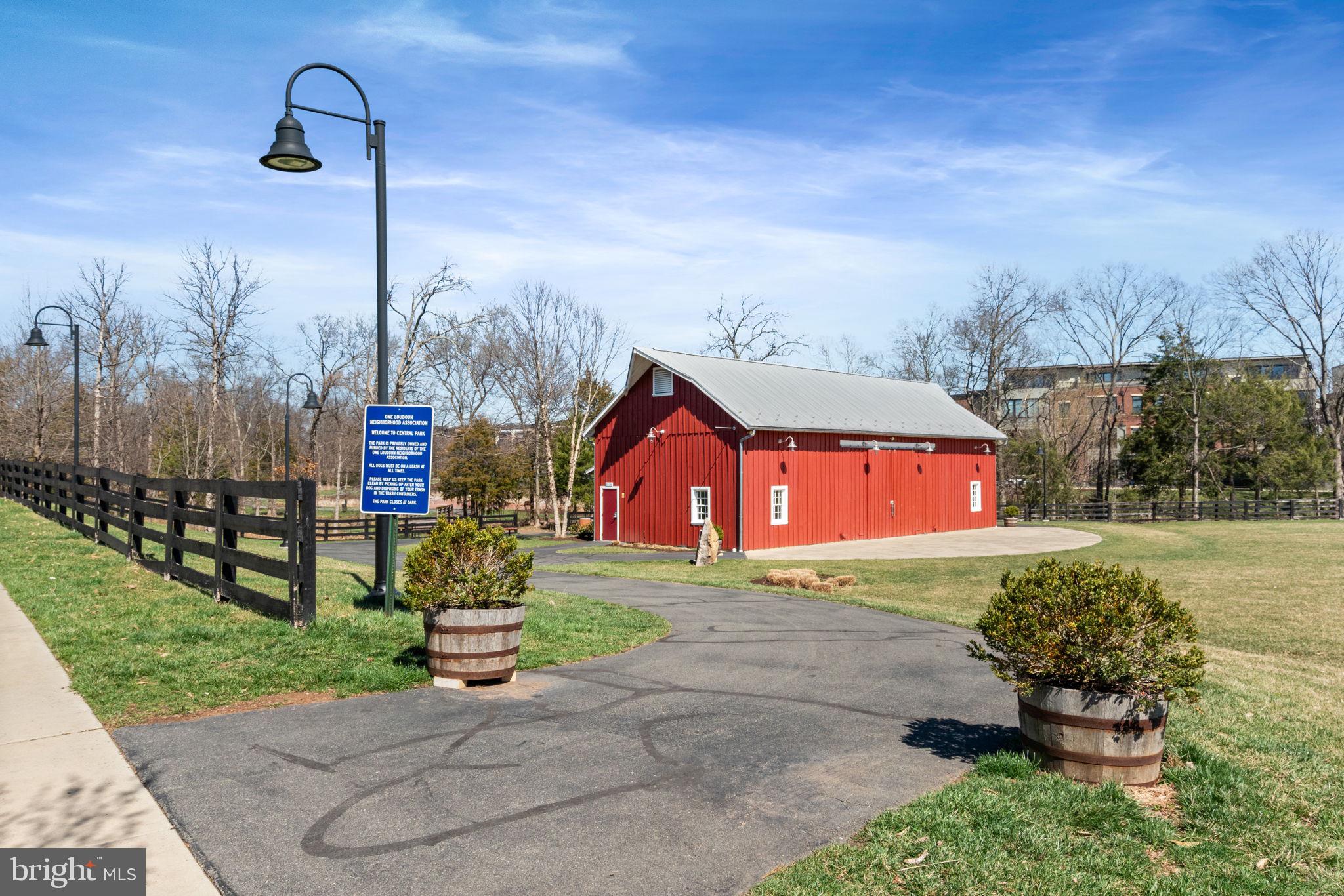 ONE LOUDOUN - Residential