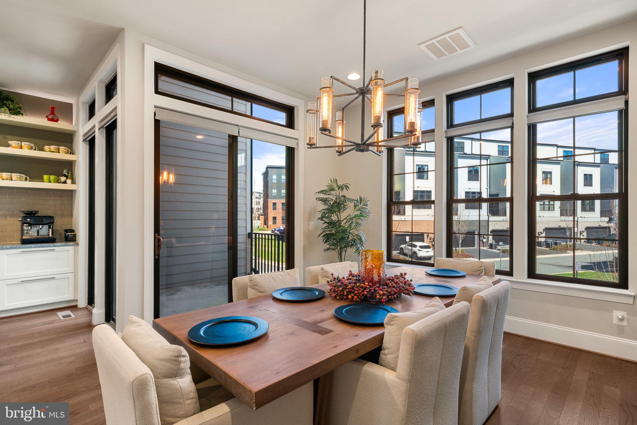 ONE LOUDOUN - Residential