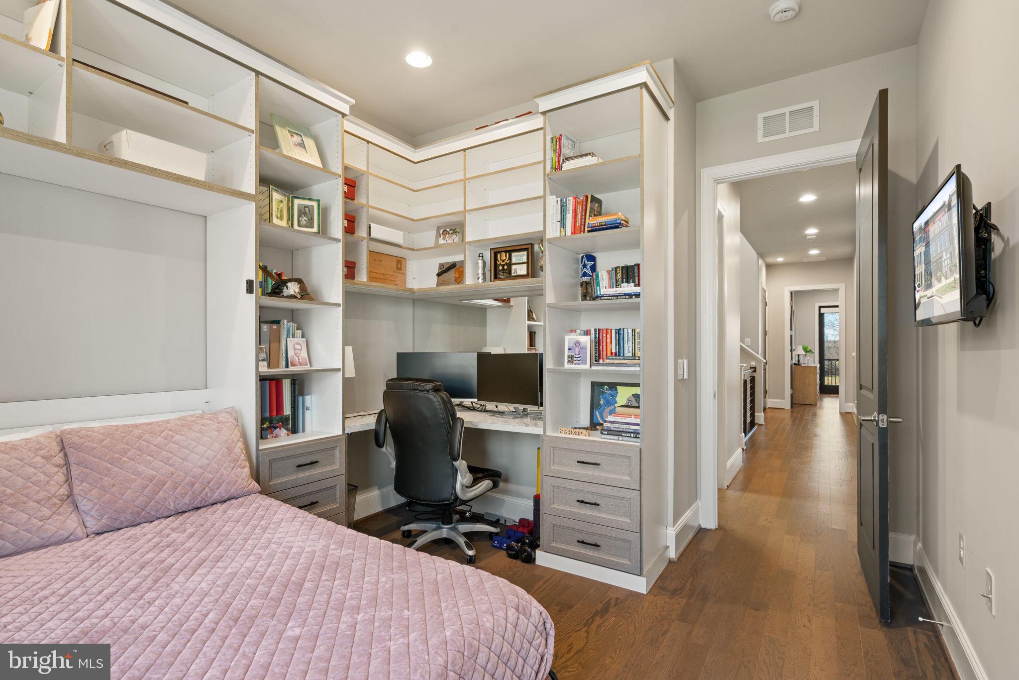 ONE LOUDOUN - Residential