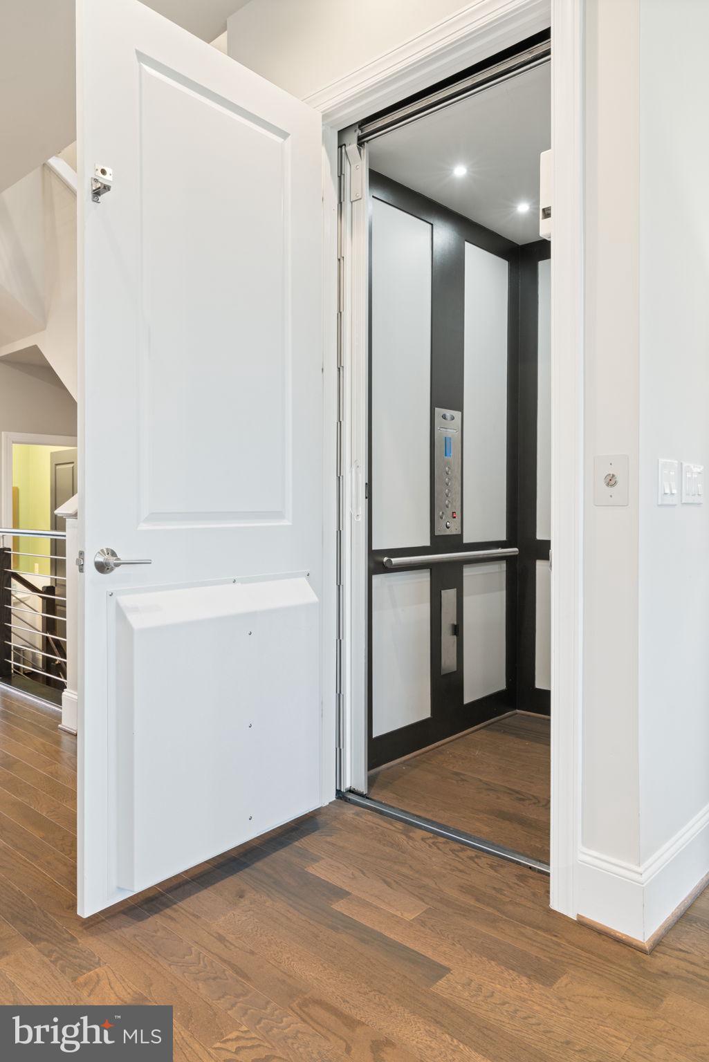 ONE LOUDOUN - Residential