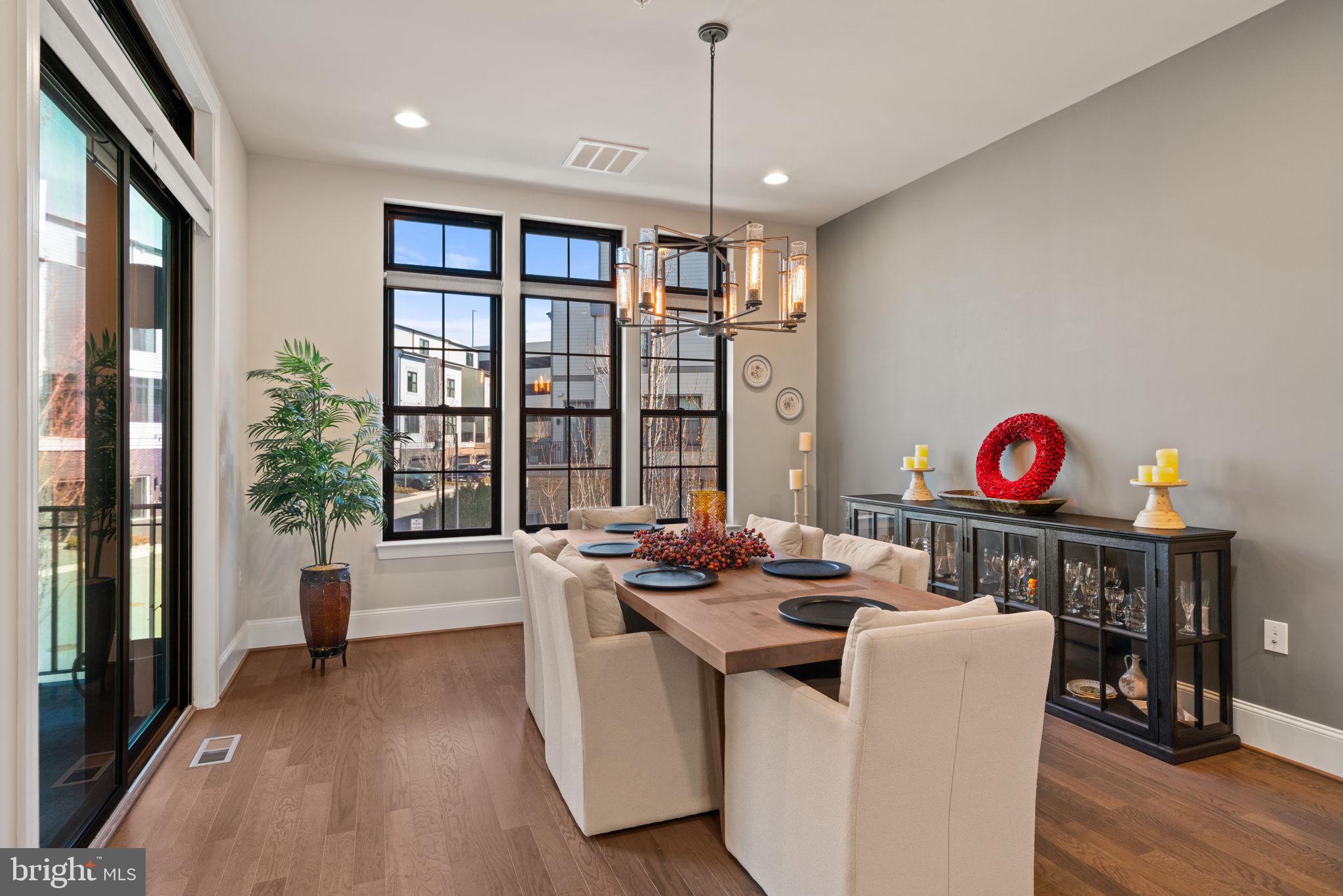 ONE LOUDOUN - Residential