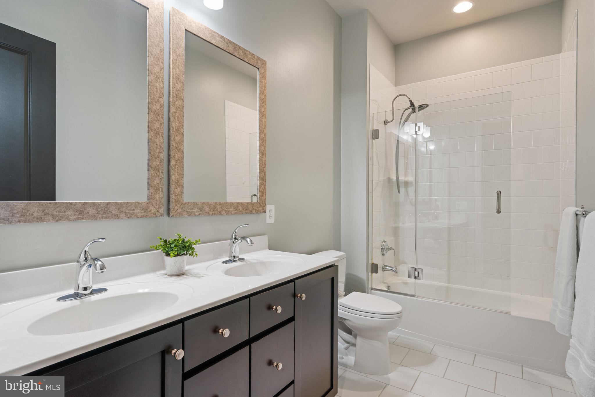 ONE LOUDOUN - Residential