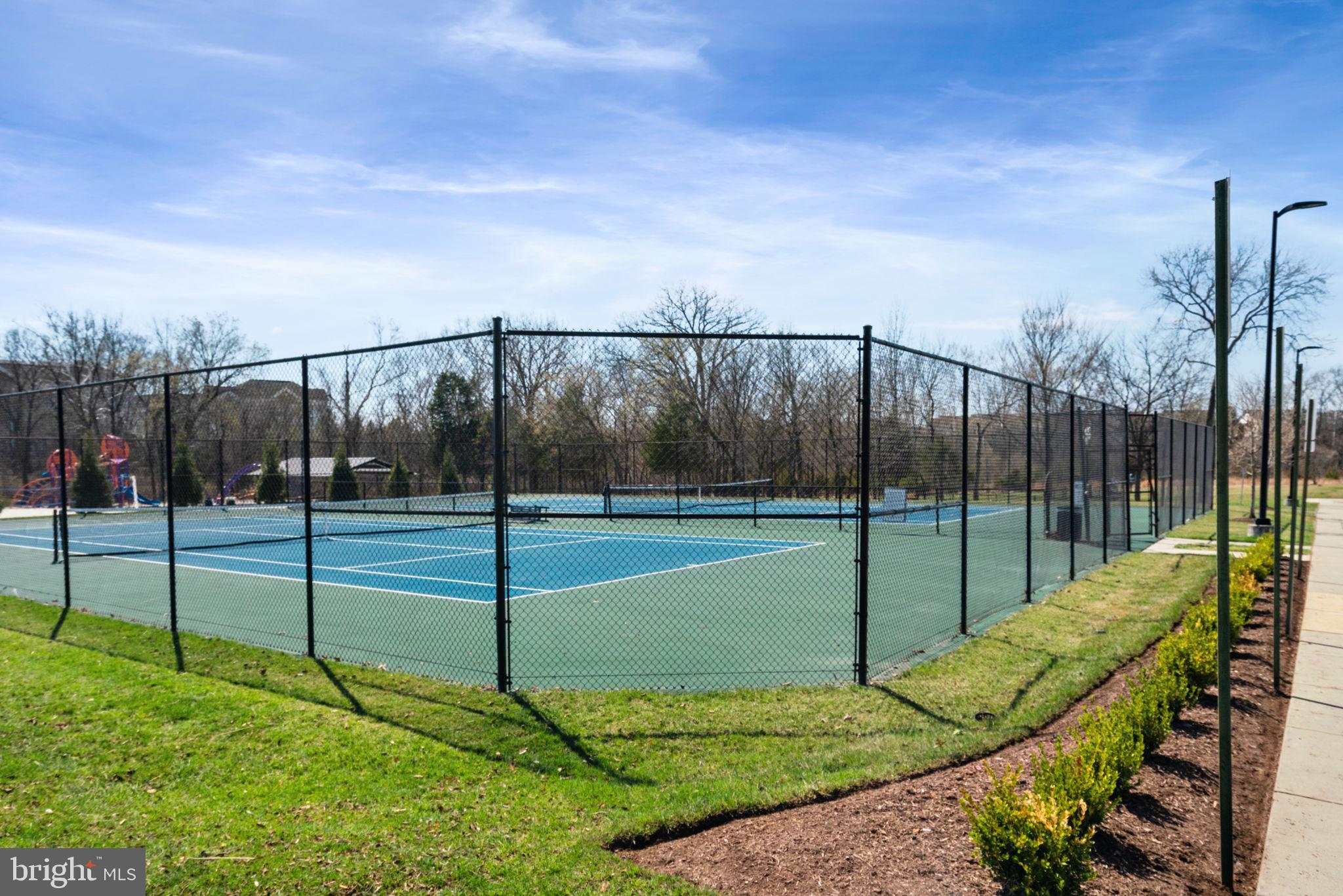 ONE LOUDOUN - Residential