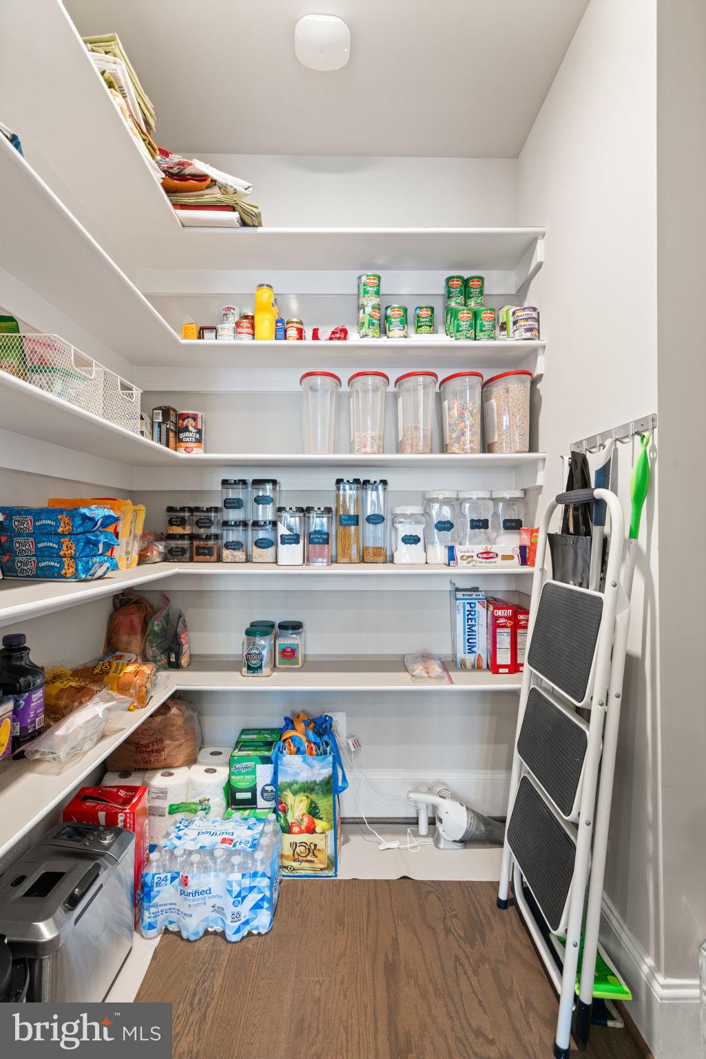 ONE LOUDOUN - Residential