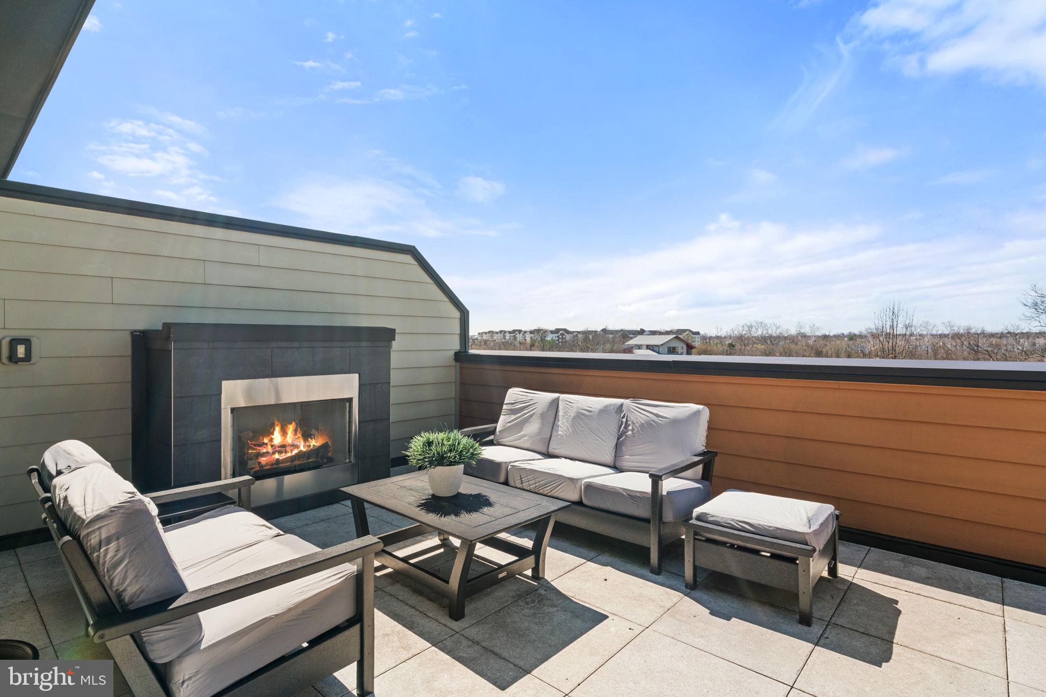 ONE LOUDOUN - Residential