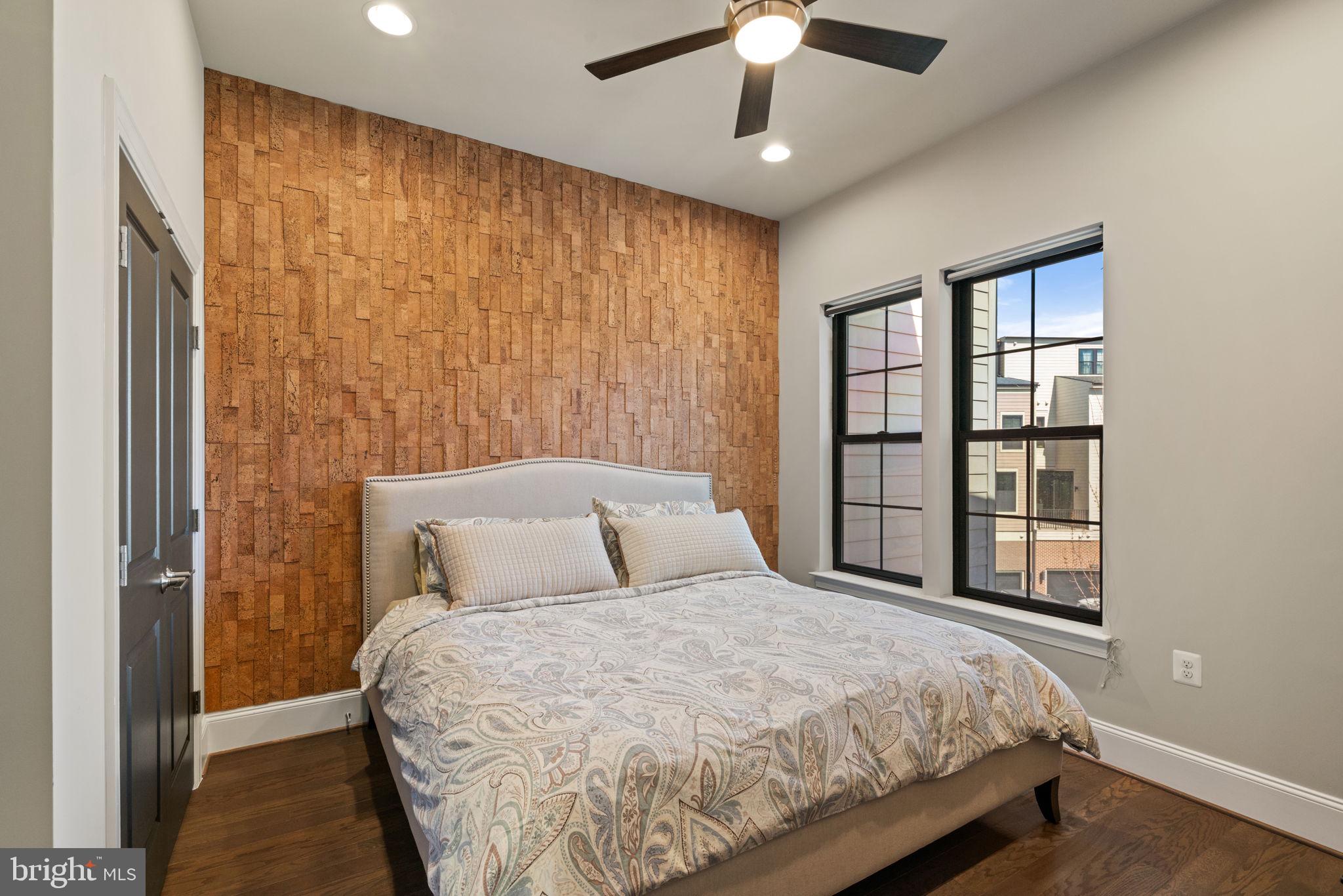 ONE LOUDOUN - Residential