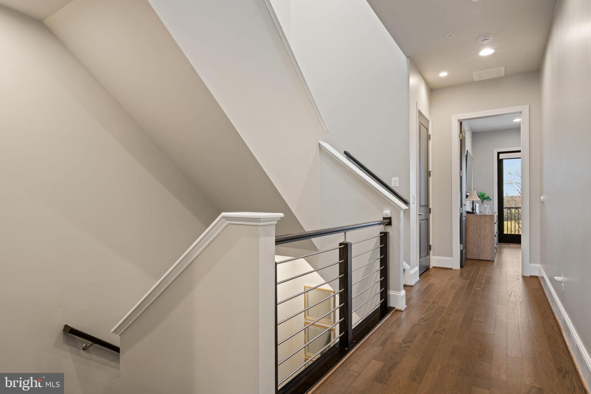 ONE LOUDOUN - Residential