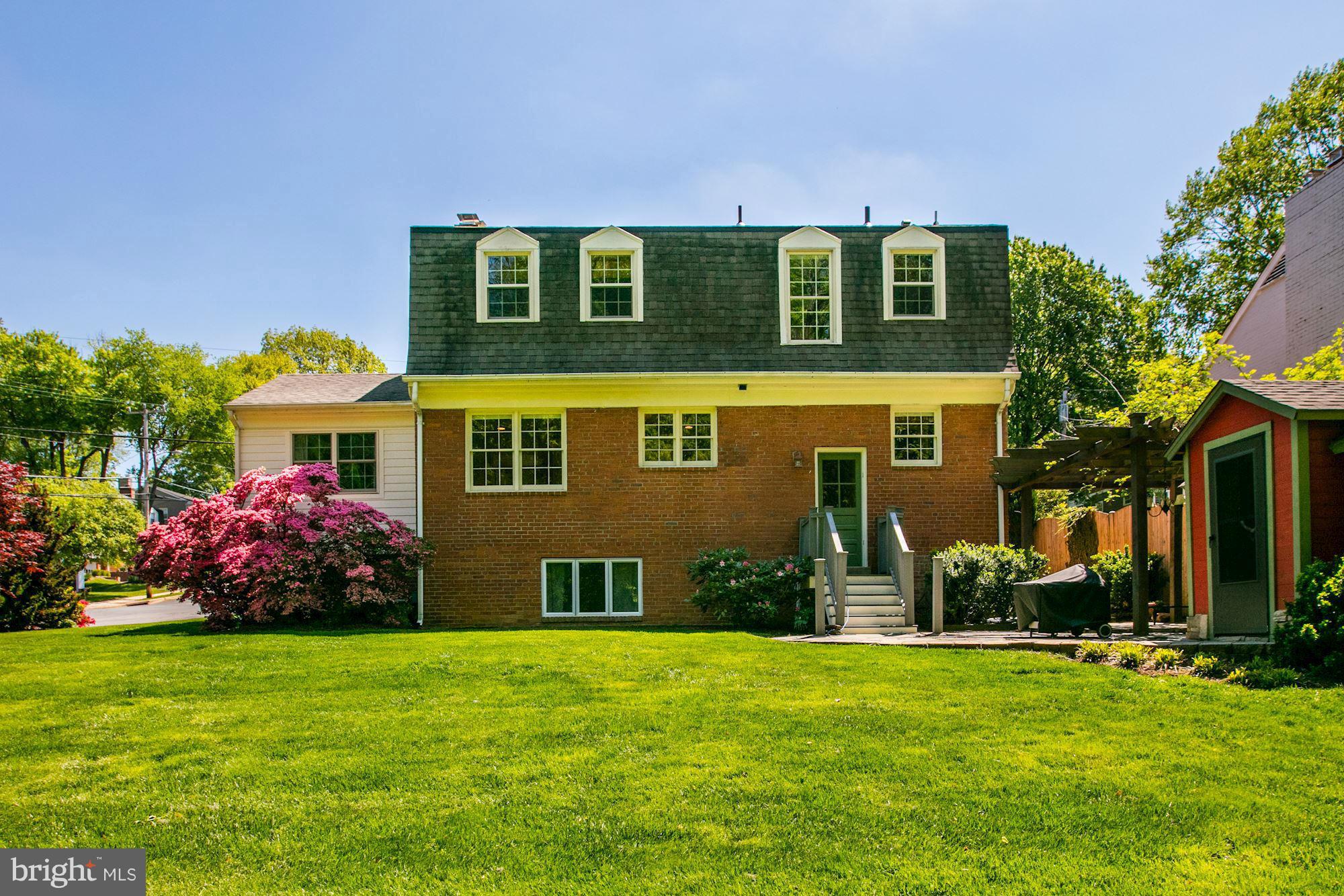 GOLF CLUB MANOR - Residential