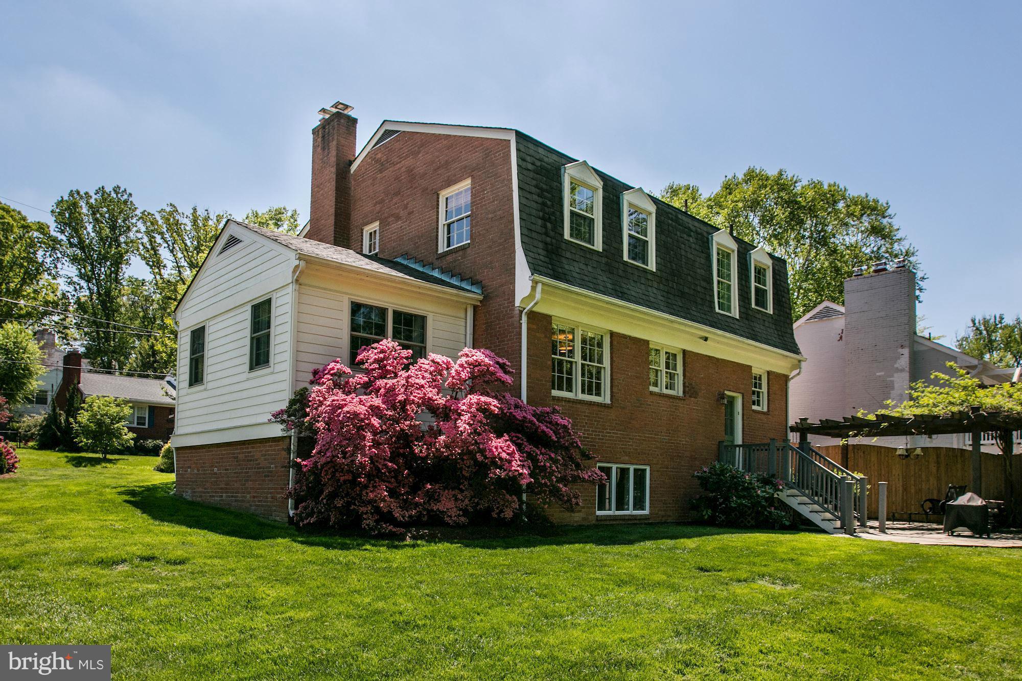 GOLF CLUB MANOR - Residential