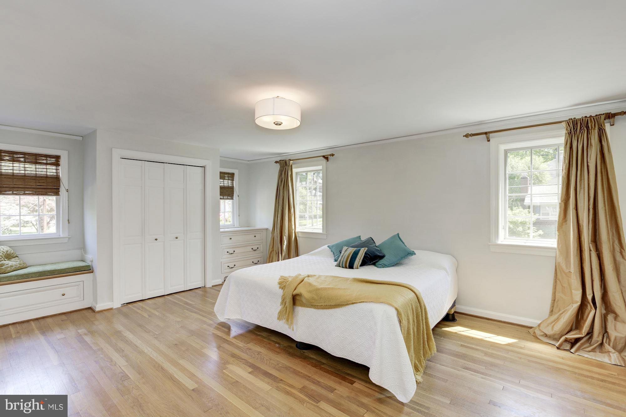 GOLF CLUB MANOR - Residential